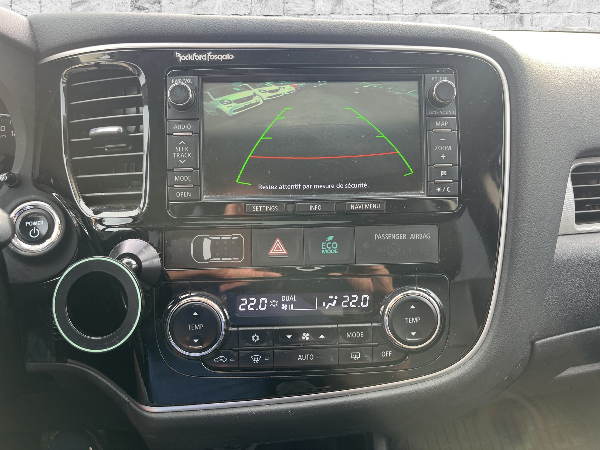 MITSUBISHI Outlander 2.0 PHEV Navigator eAssist-image-9
