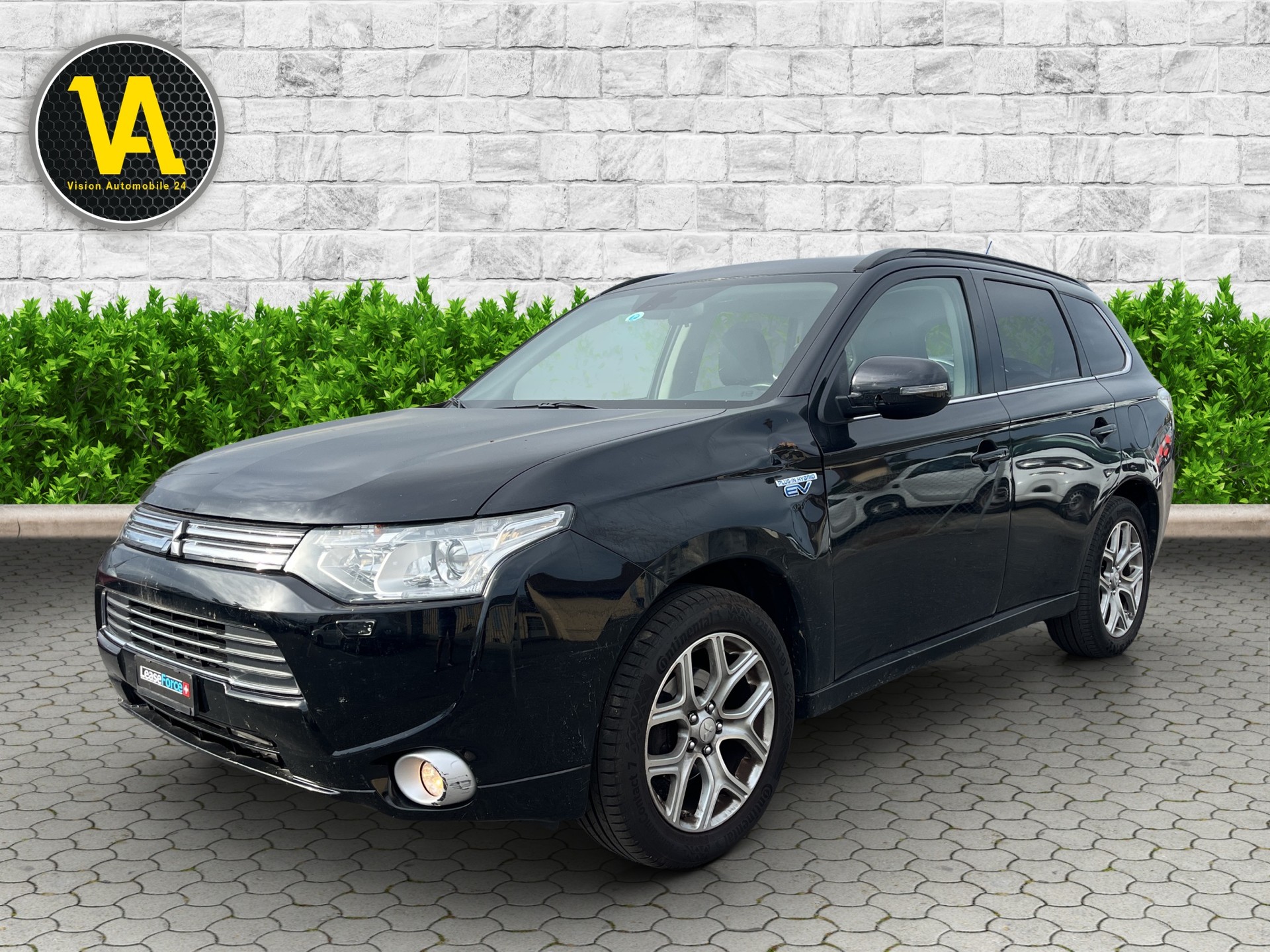 MITSUBISHI Outlander 2.0 PHEV Navigator eAssist-image-1