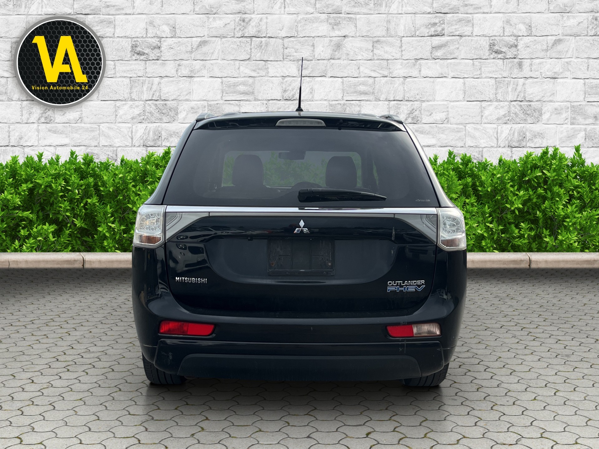 MITSUBISHI Outlander 2.0 PHEV Navigator eAssist-image-6