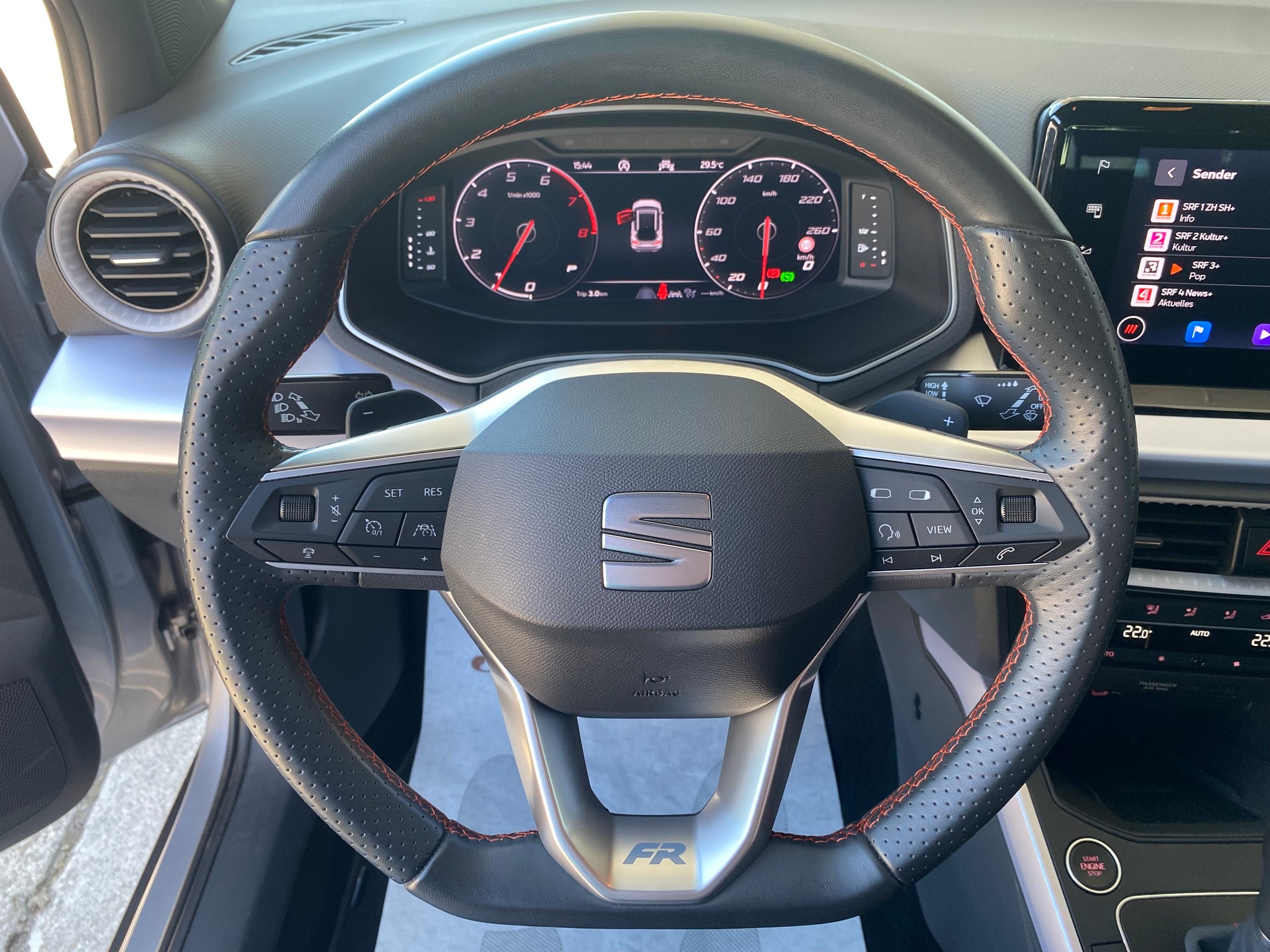 SEAT Arona 1.5 TSI 150PS FR-Line DSG **Top-Ausstattung**-image-14