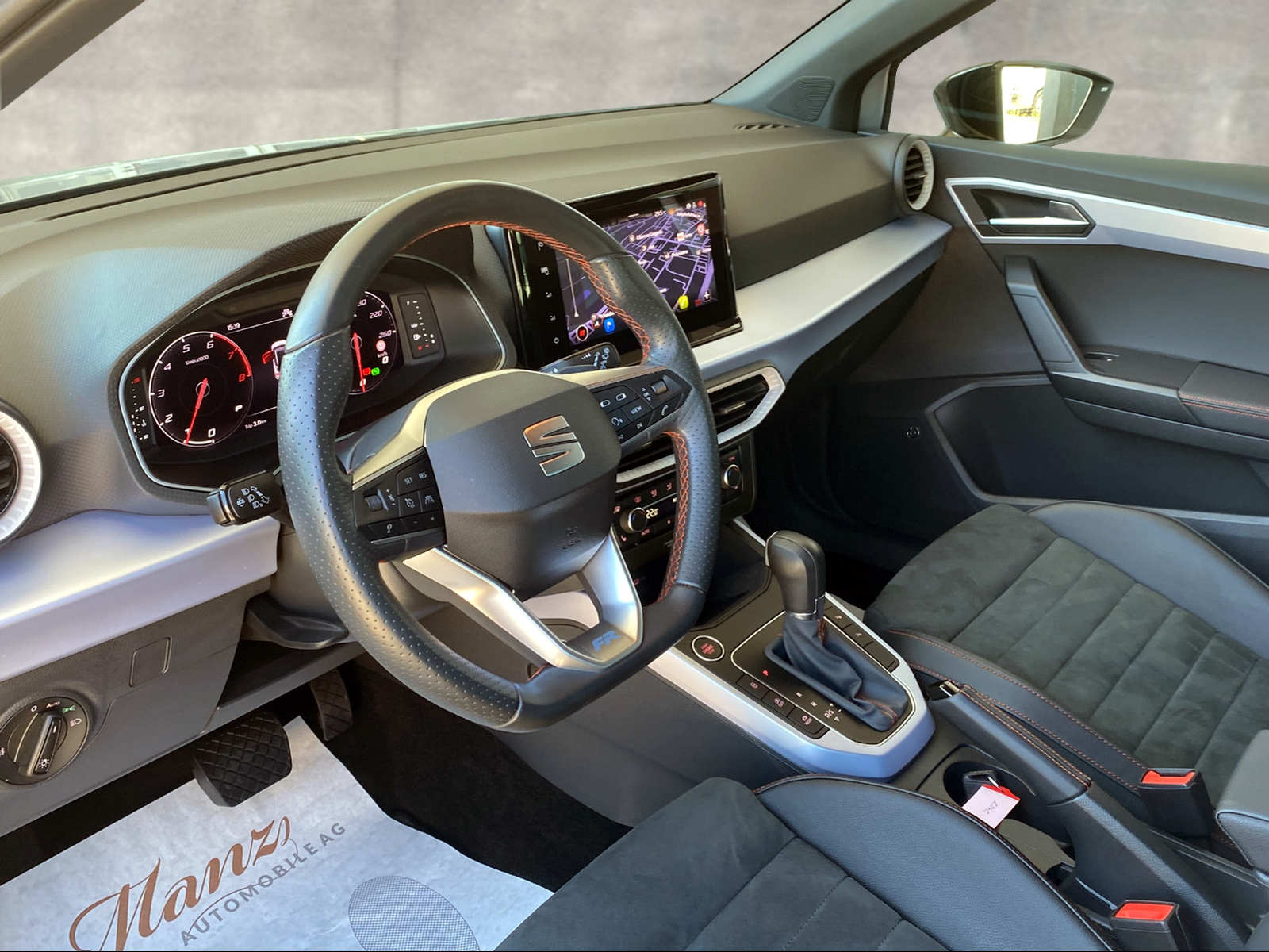 SEAT Arona 1.5 TSI 150PS FR-Line DSG **Top-Ausstattung**-image-6