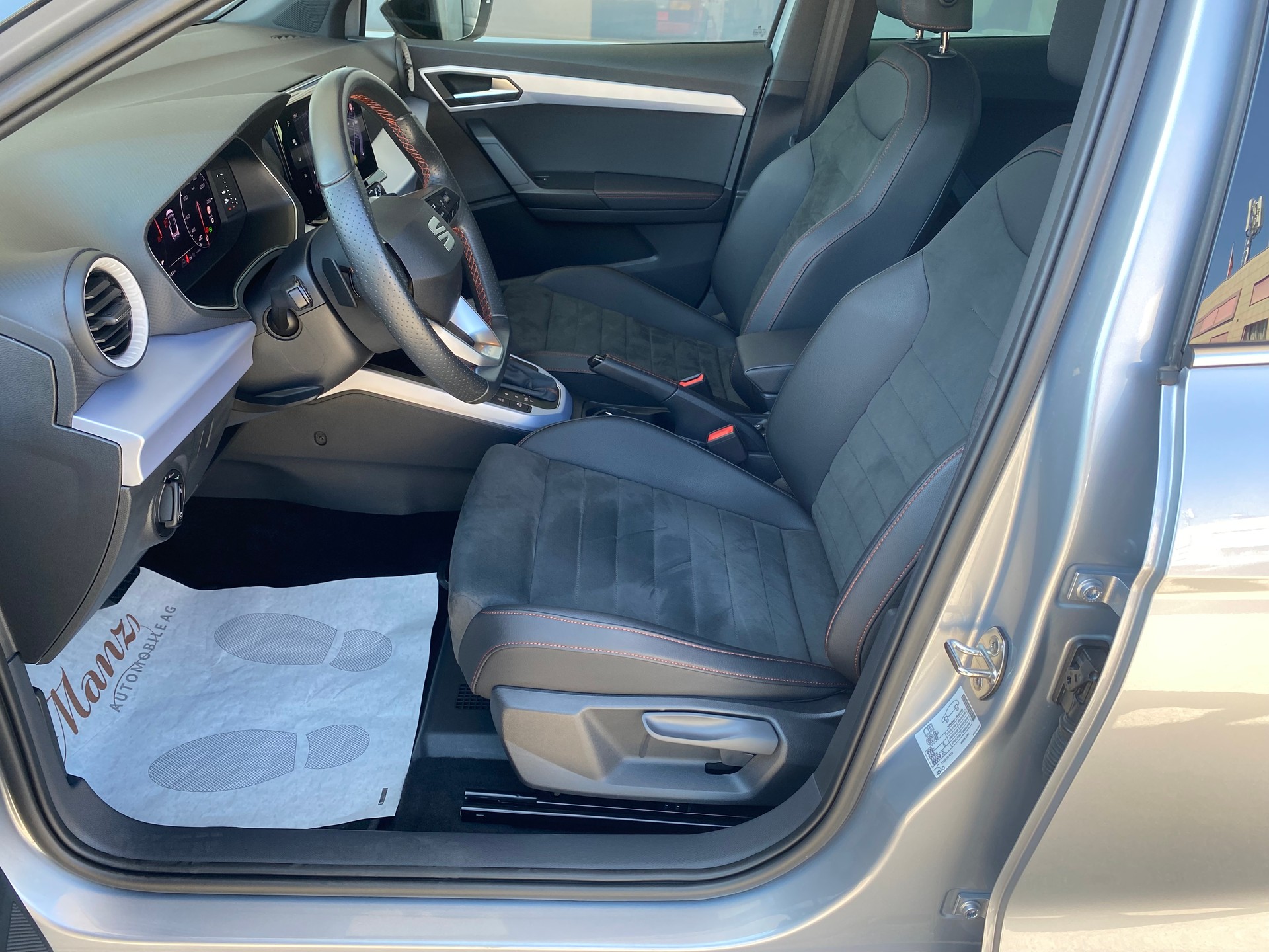 SEAT Arona 1.5 TSI 150PS FR-Line DSG **Top-Ausstattung**-image-5