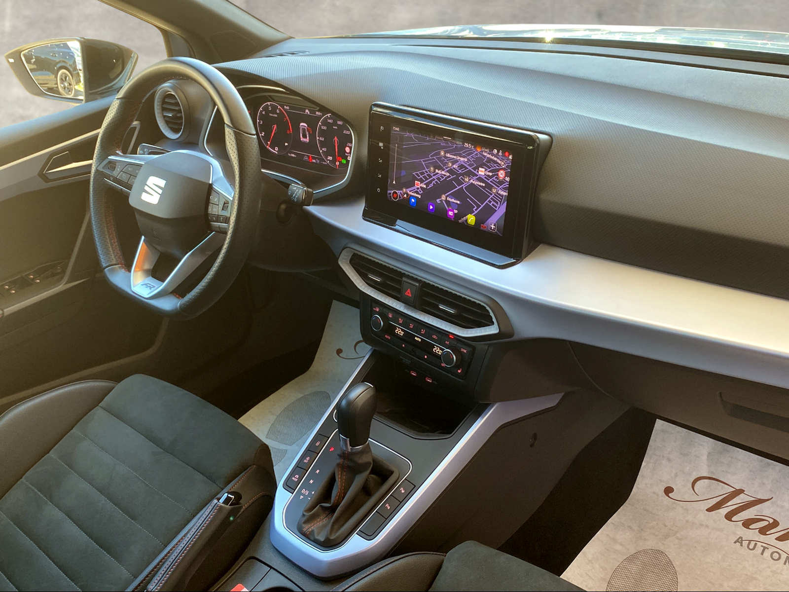 SEAT Arona 1.5 TSI 150PS FR-Line DSG **Top-Ausstattung**-image-9