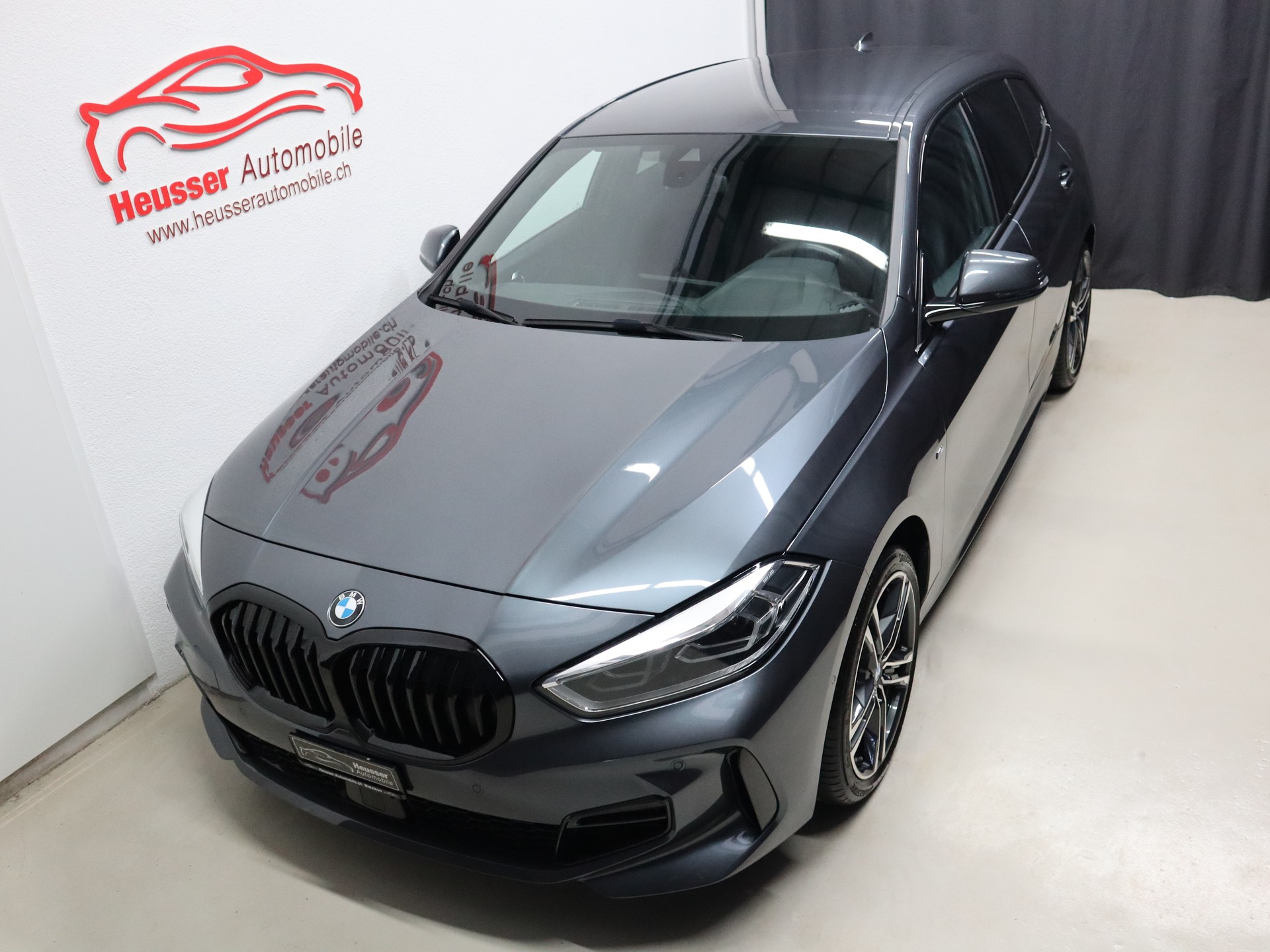 BMW 120d xDrive Steptronic M Sport - Navi - LED - Teil-Leder - Kamera - 190 PS-image-2