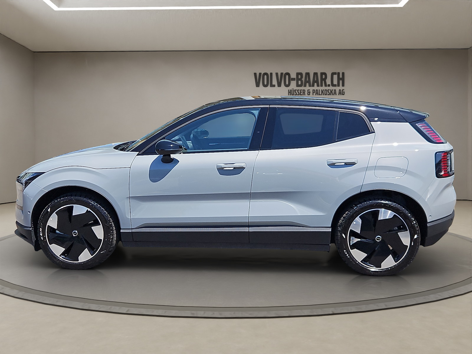 VOLVO EX 30 E60 Twin Ultra Performance AWD-image-1