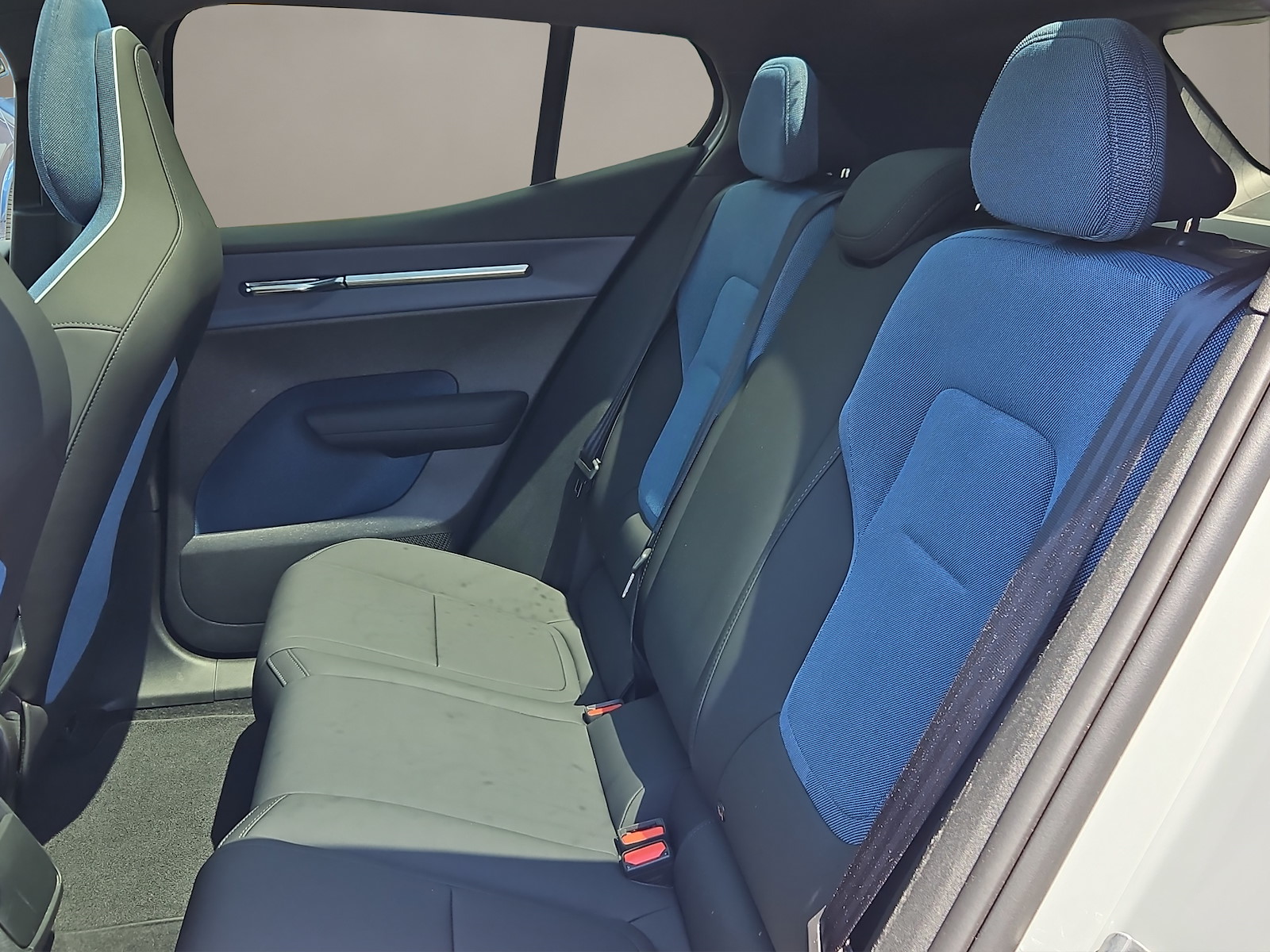 VOLVO EX 30 E60 Twin Ultra Performance AWD-image-9