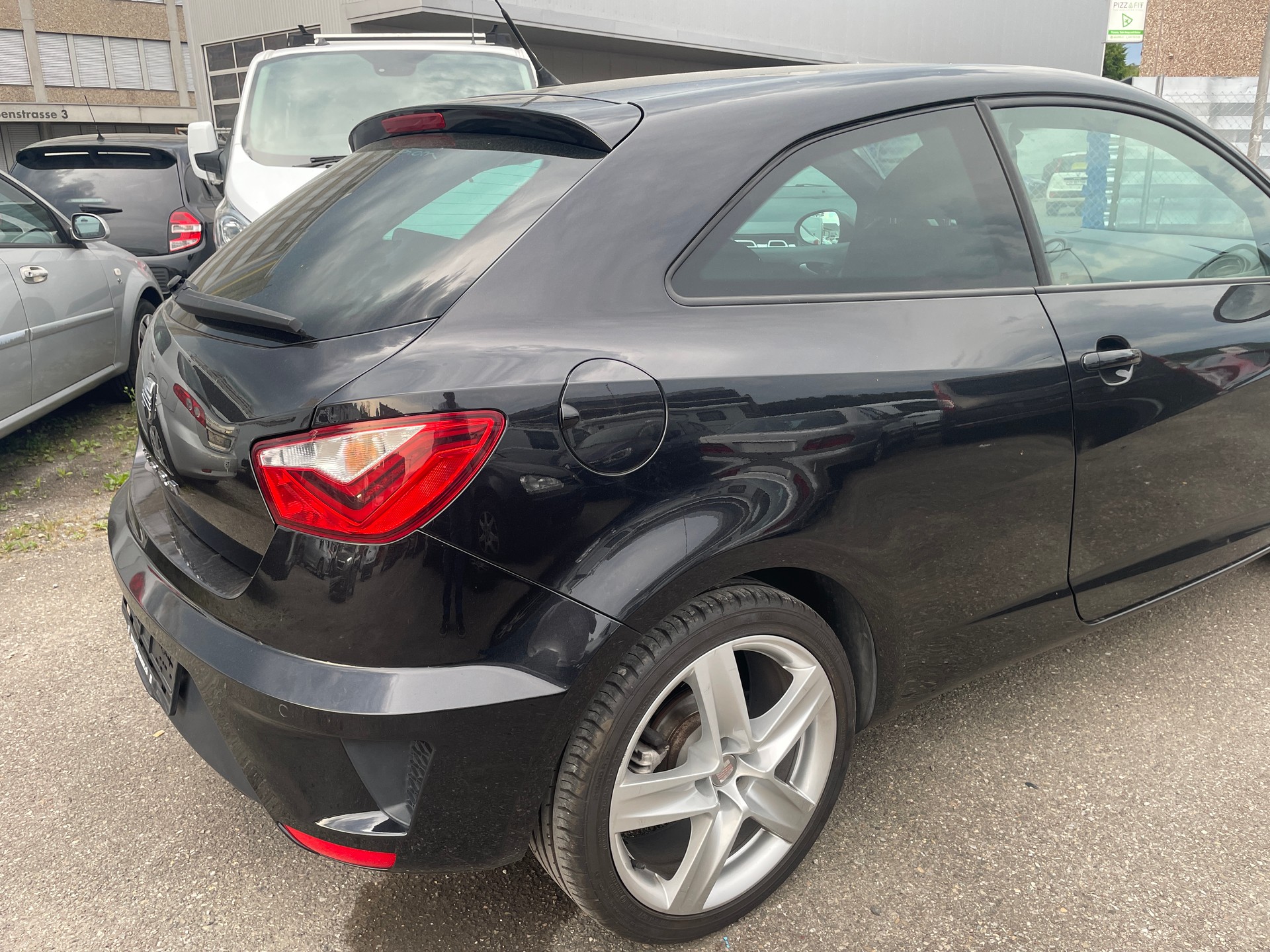 SEAT Ibiza SC 1.4 TSI Cupra DSG-image-3
