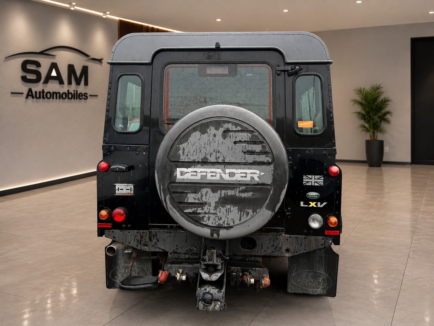 LAND ROVER Defender 110 2.2 TD4 Station Wagon-image-4