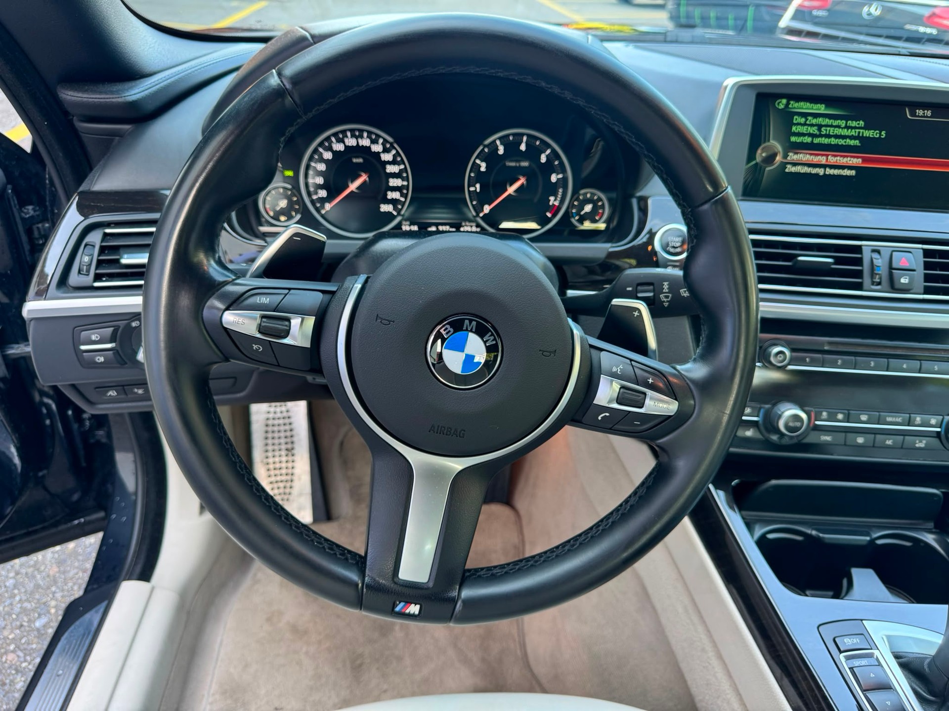 BMW 640i xDrive Cabriolet-image-18
