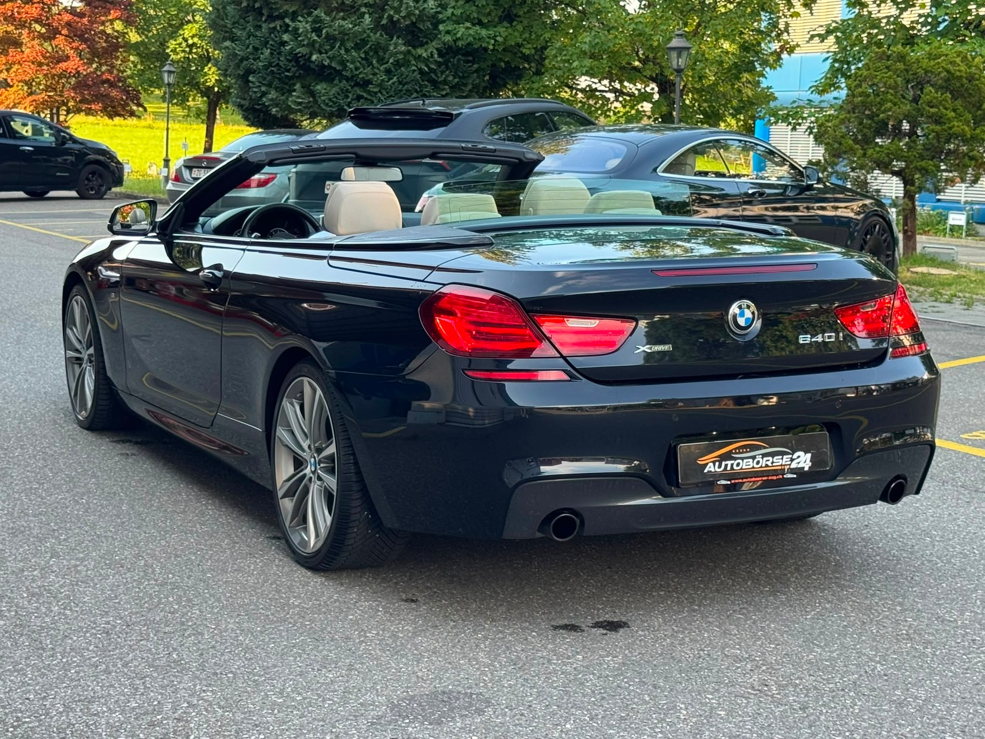 BMW 640i xDrive Cabriolet-image-8