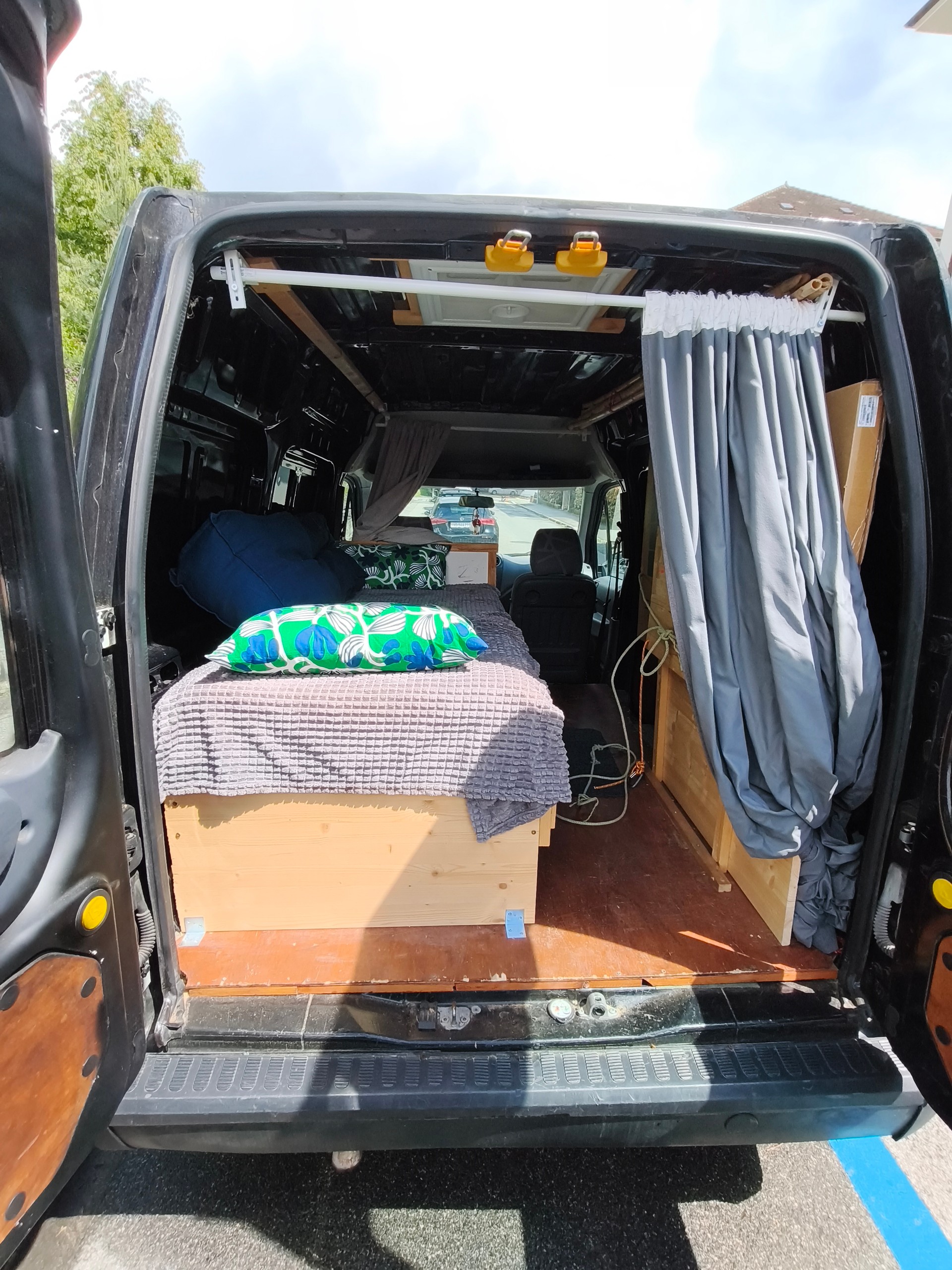 FORD 1.8 TDCi 90 Level 2 Prof.-image-3