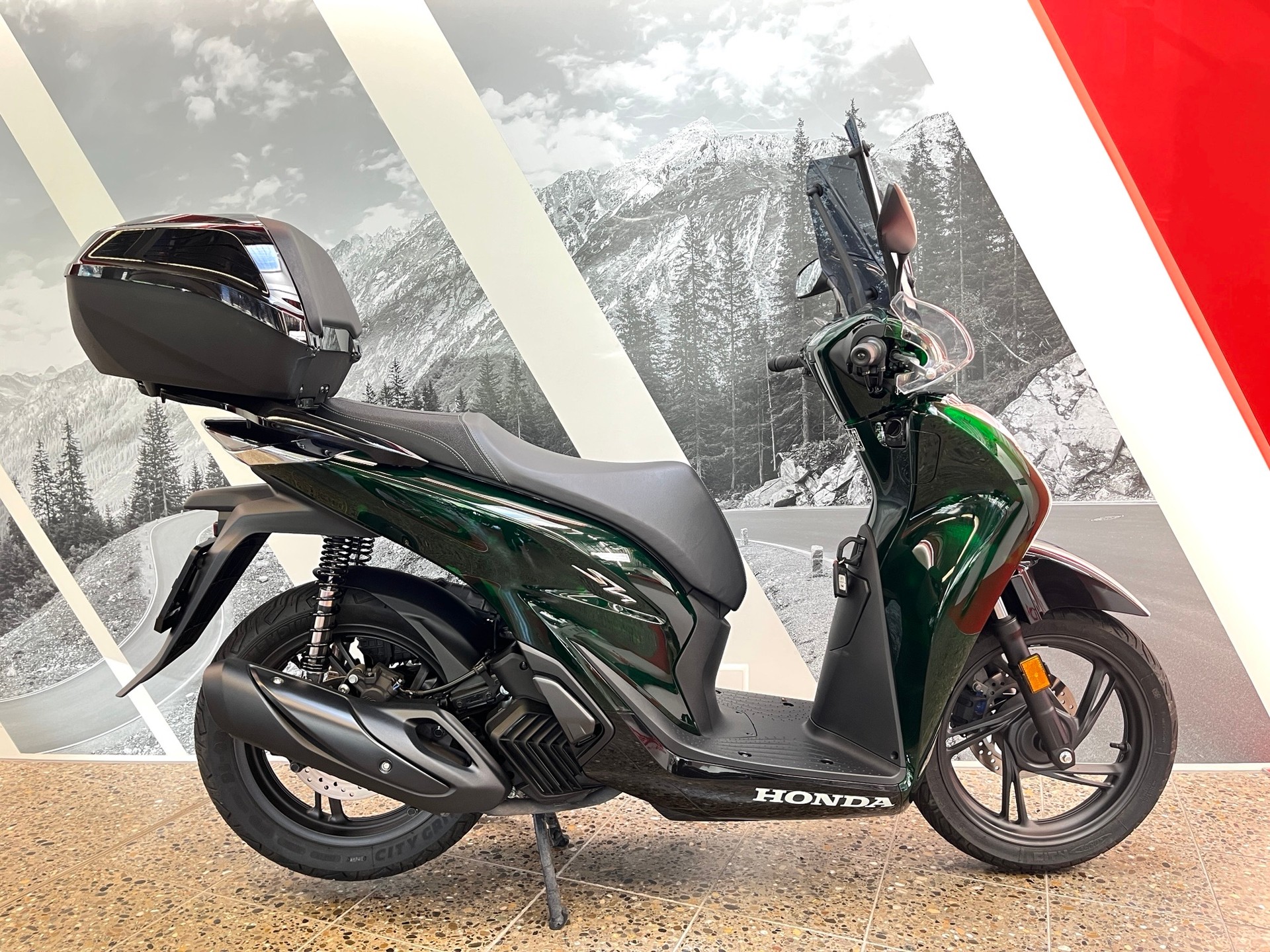 HONDA SH 125 Sporty inkl. Keyless-Case und Windschild