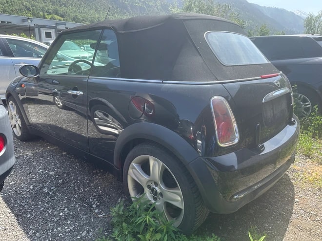MINI One Cabriolet-image-9