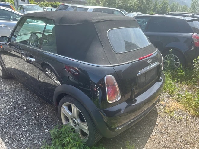 MINI One Cabriolet-image-3