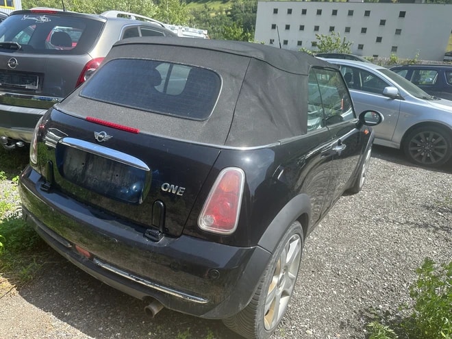 MINI One Cabriolet-image-1
