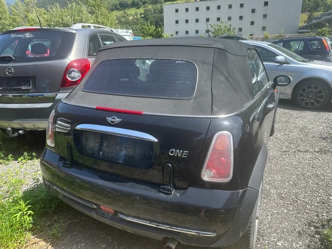 MINI One Cabriolet-image-2