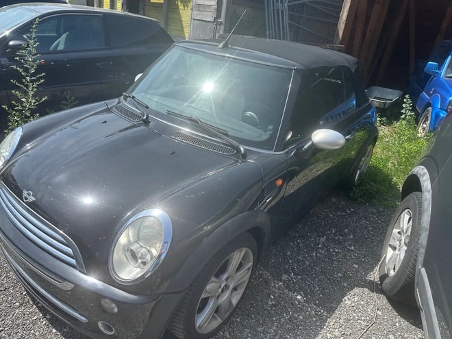 MINI One Cabriolet-image-7
