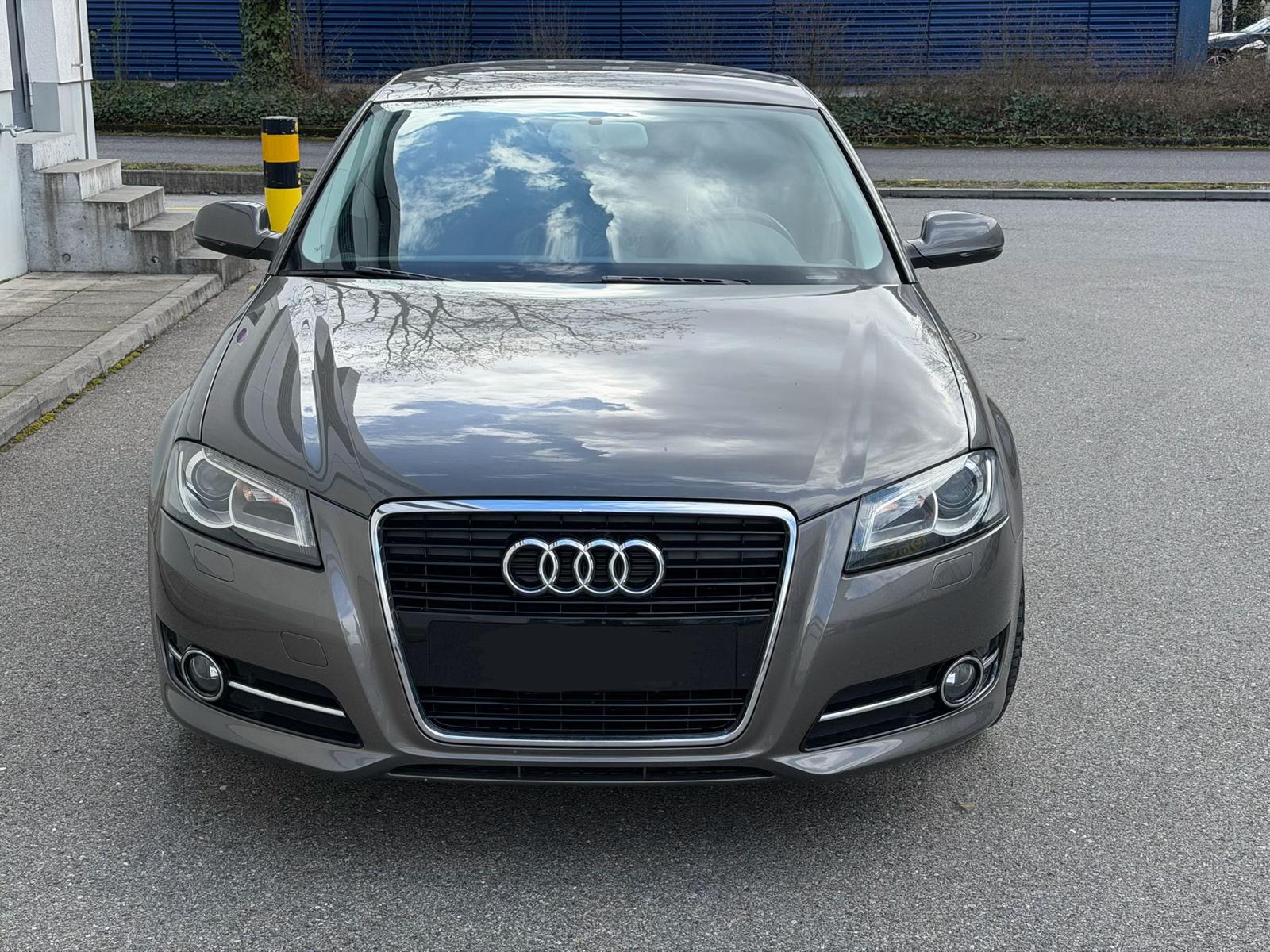 AUDI A3 Sportback 1.4 TFSI Attraction S-tronic-image-0