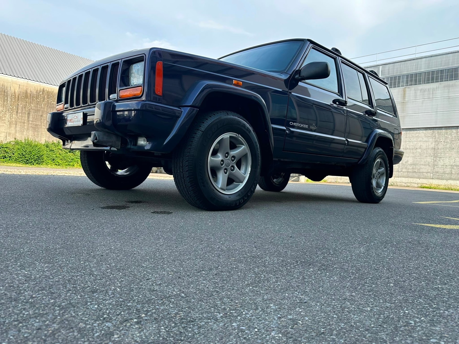 JEEP Cherokee 4.0 Sport Ltd-image-0