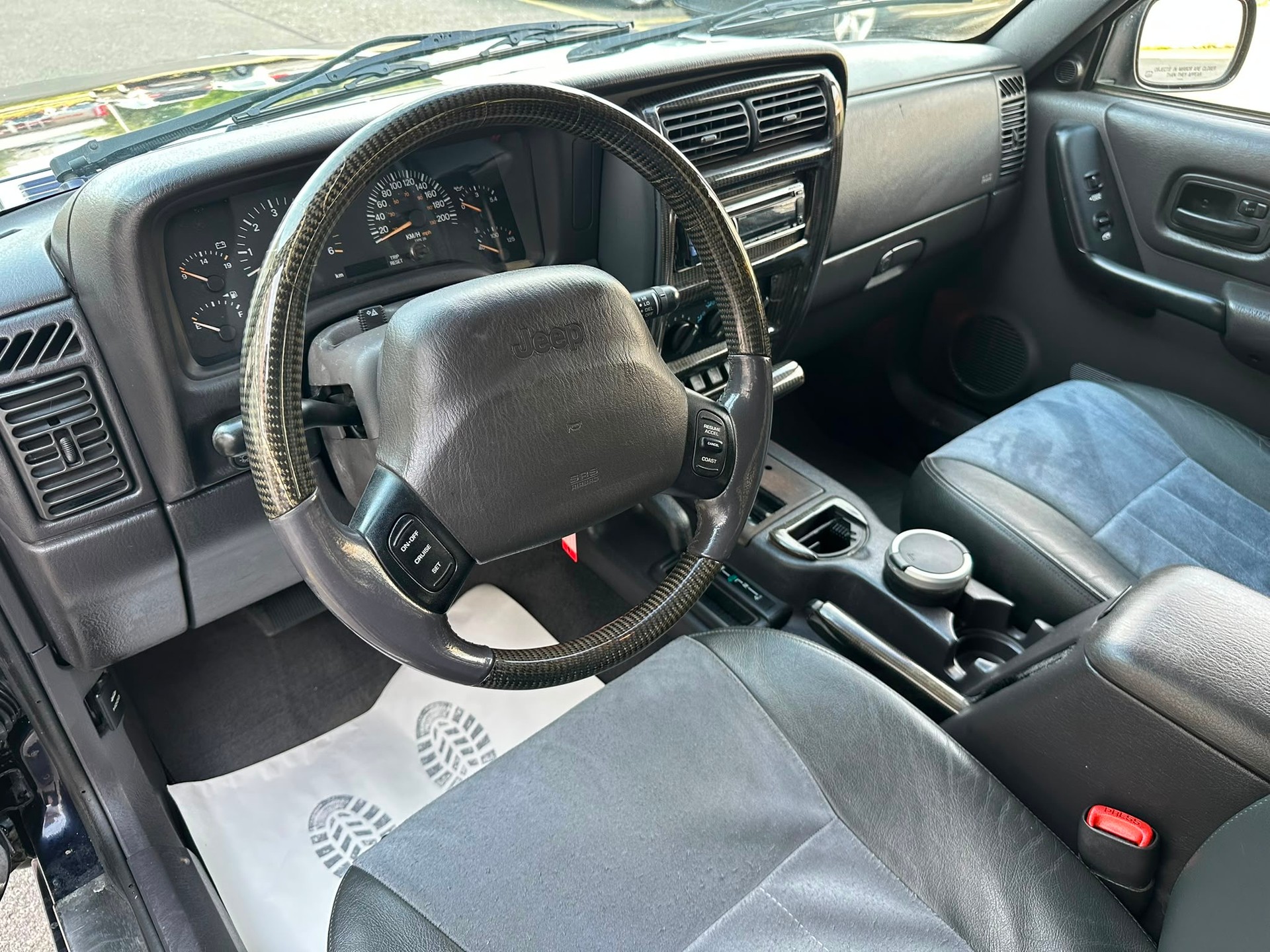 JEEP Cherokee 4.0 Sport Ltd-image-16