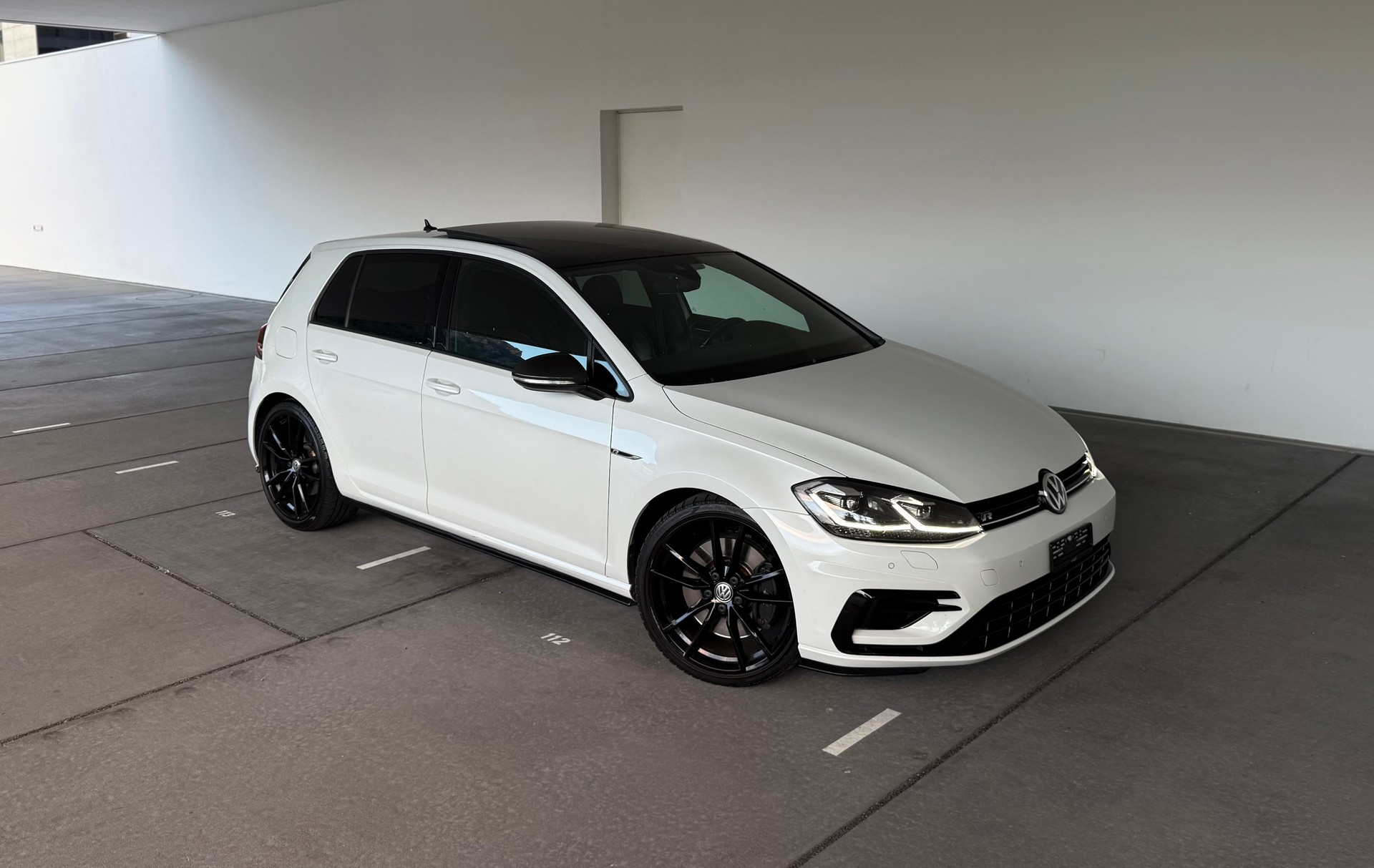 VW Golf 2.0 TSI R 4Motion DSG-image-4