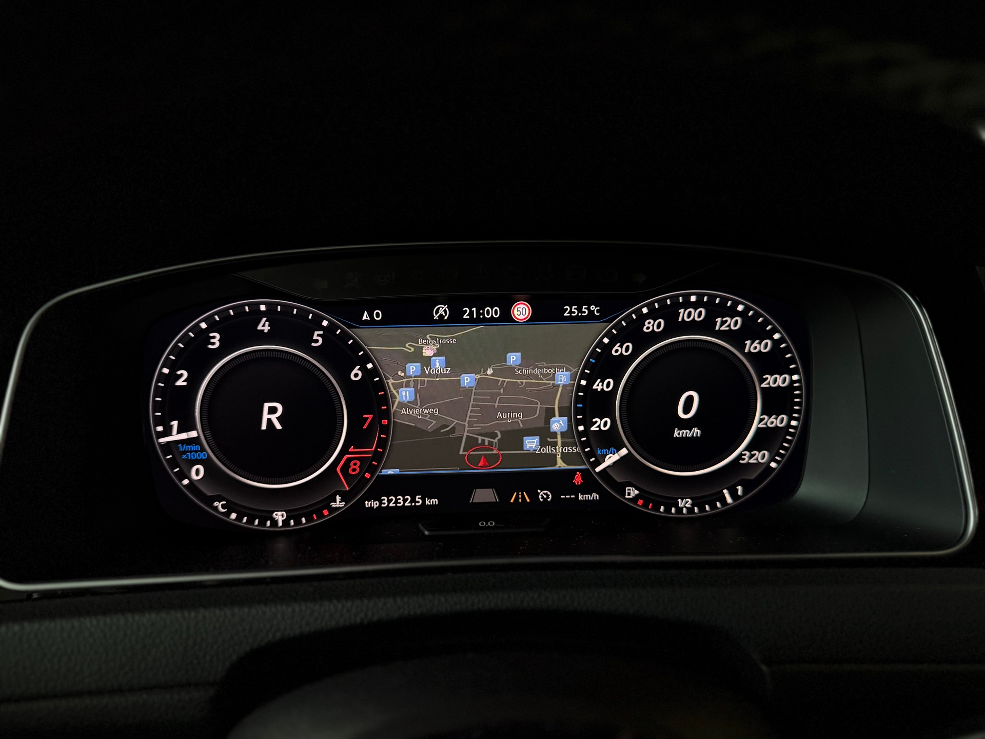 VW Golf 2.0 TSI R 4Motion DSG-image-17