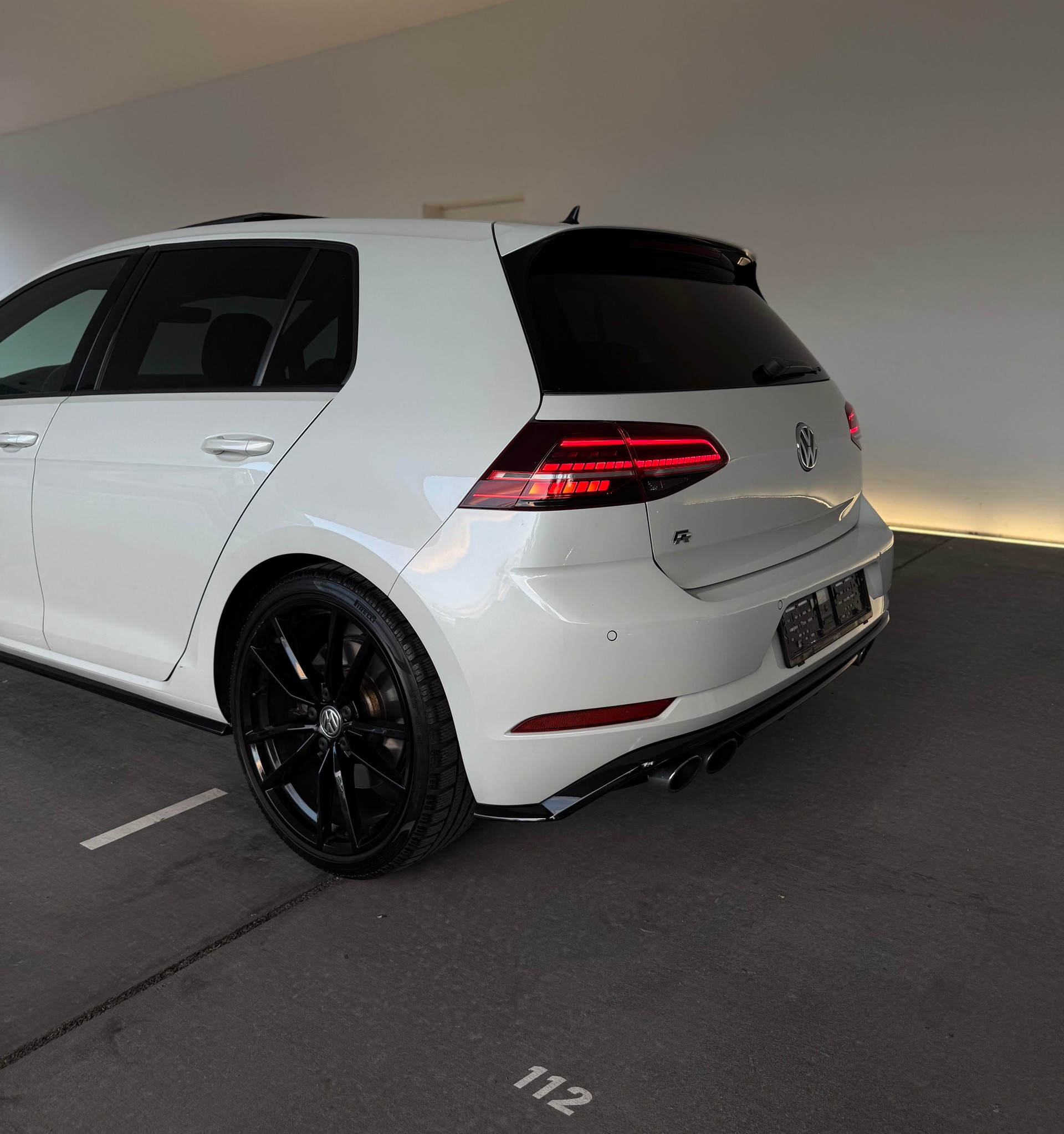 VW Golf 2.0 TSI R 4Motion DSG-image-3