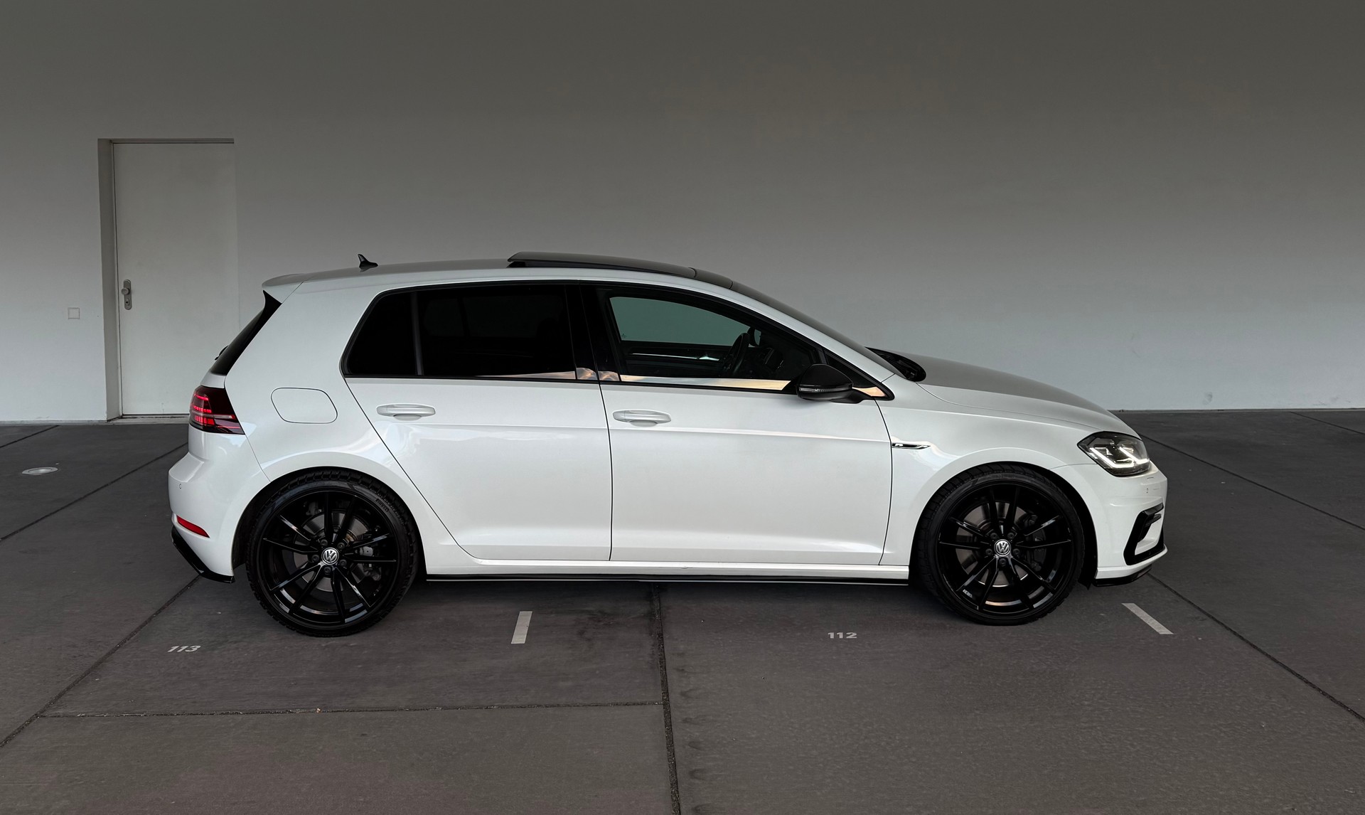 VW Golf 2.0 TSI R 4Motion DSG-image-6