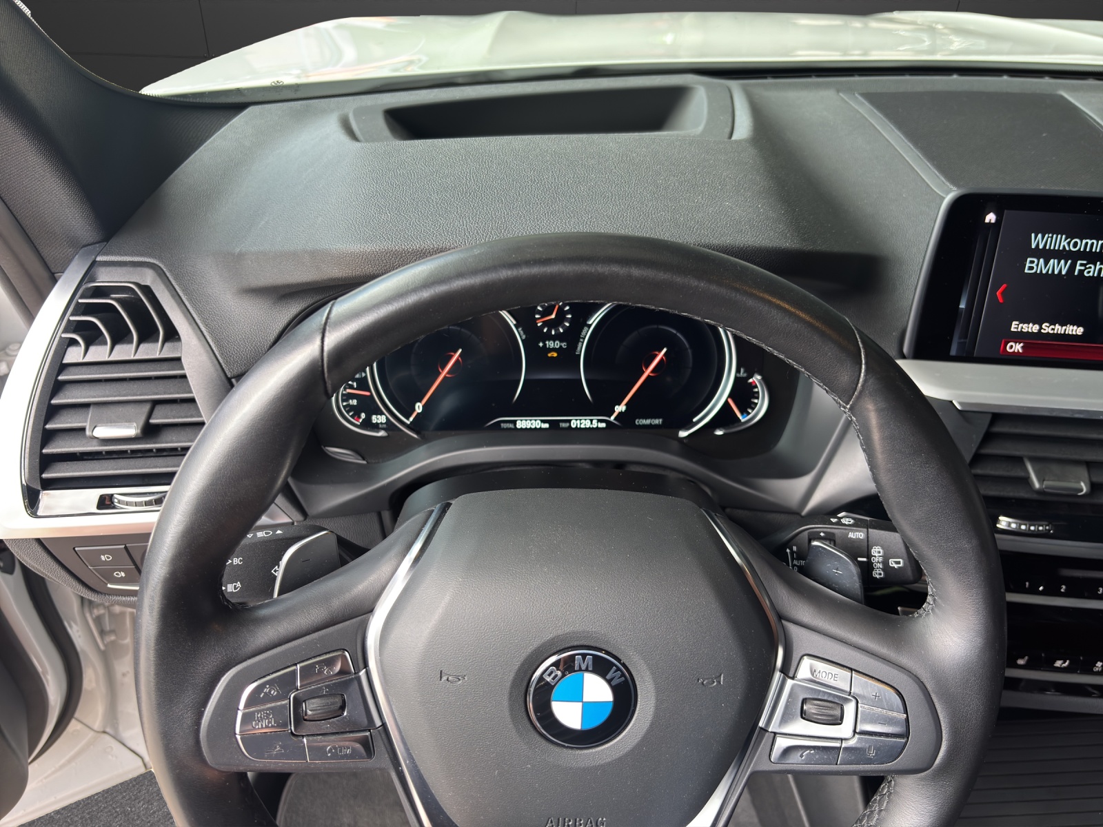 BMW X3 xDrive 20i xLine Steptronic-image-5