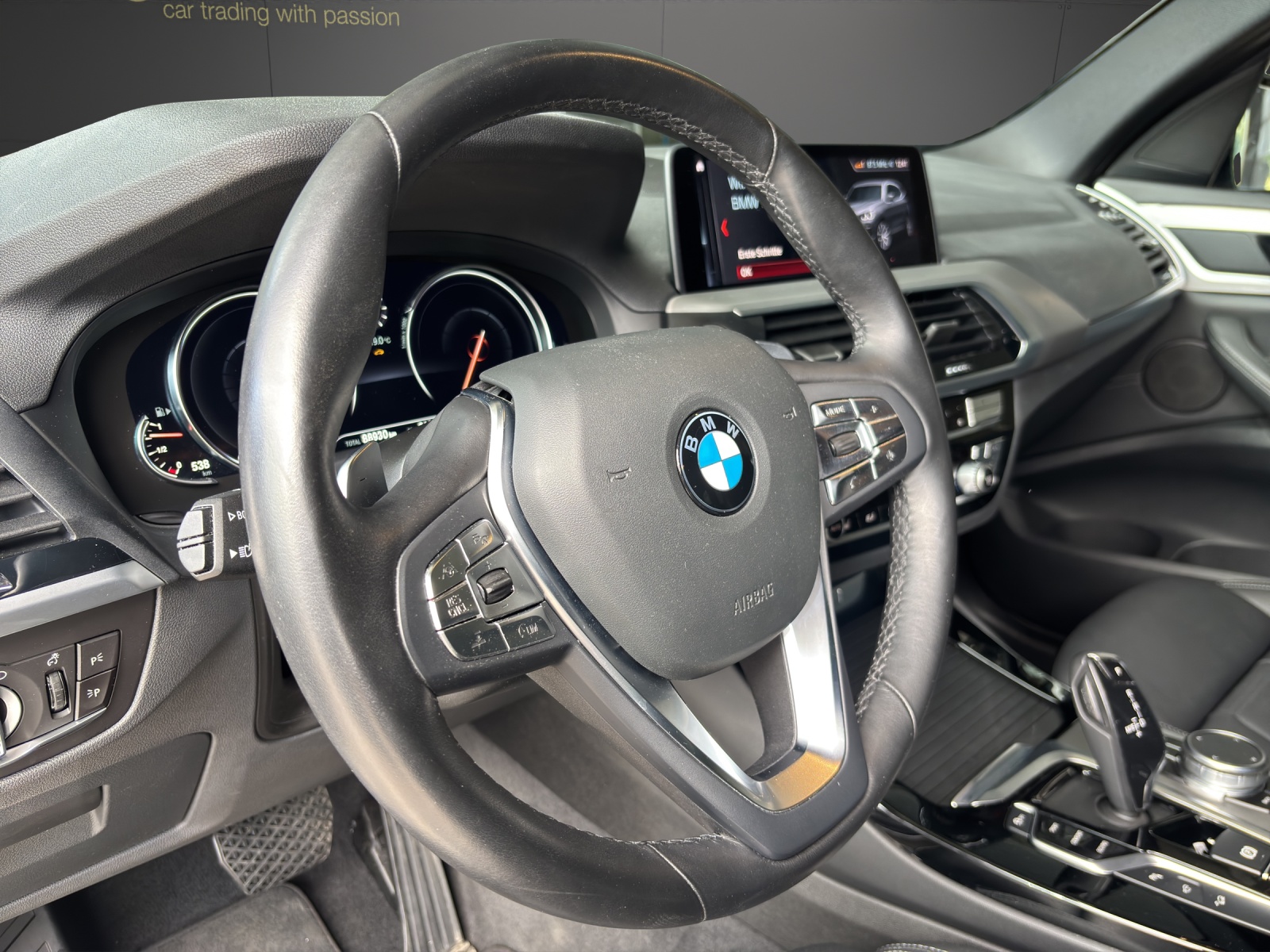 BMW X3 xDrive 20i xLine Steptronic-showroom-element-3