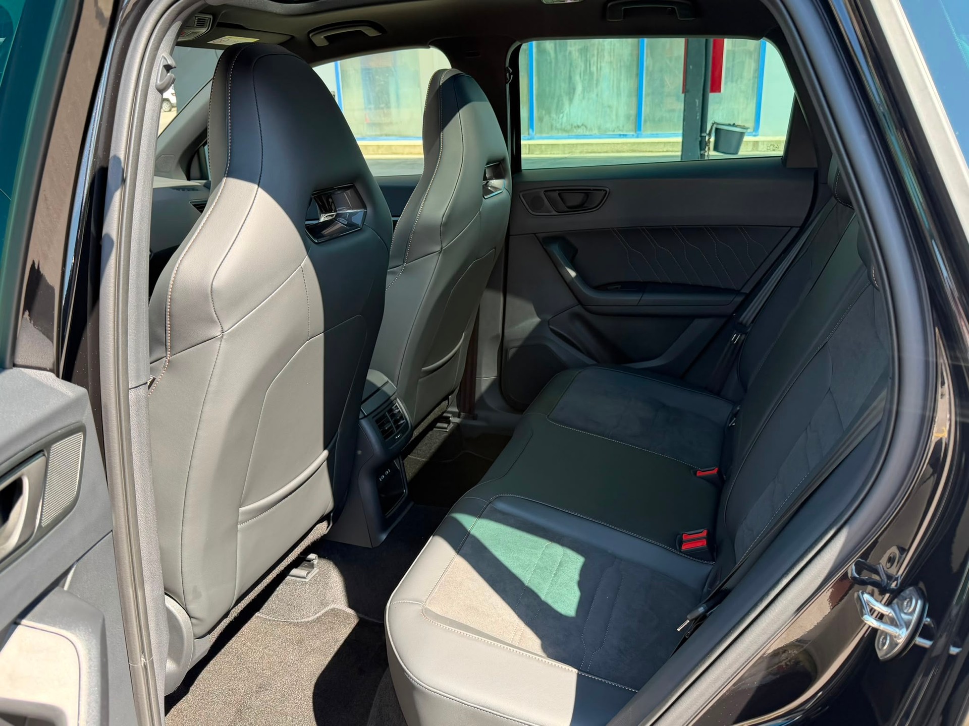CUPRA Ateca 2.0TSI VZ 4Drive DSG *NEUWAGEN**Top Ausgestattet**Panorama**Assistenzpaket XL**DCC*-image-9