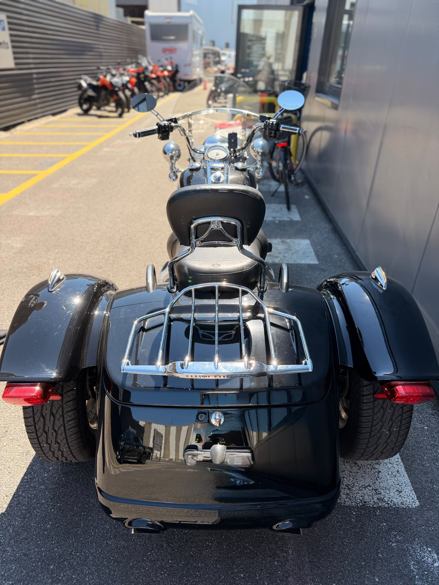 HARLEY-DAVIDSON FLRT Freewheeler-image-8