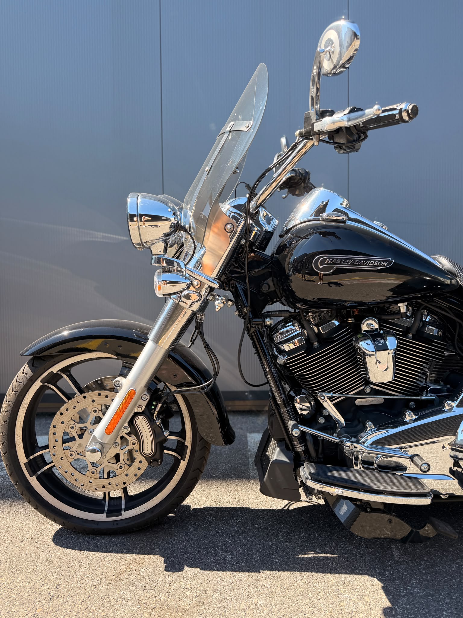 HARLEY-DAVIDSON FLRT Freewheeler-showroom-element-1