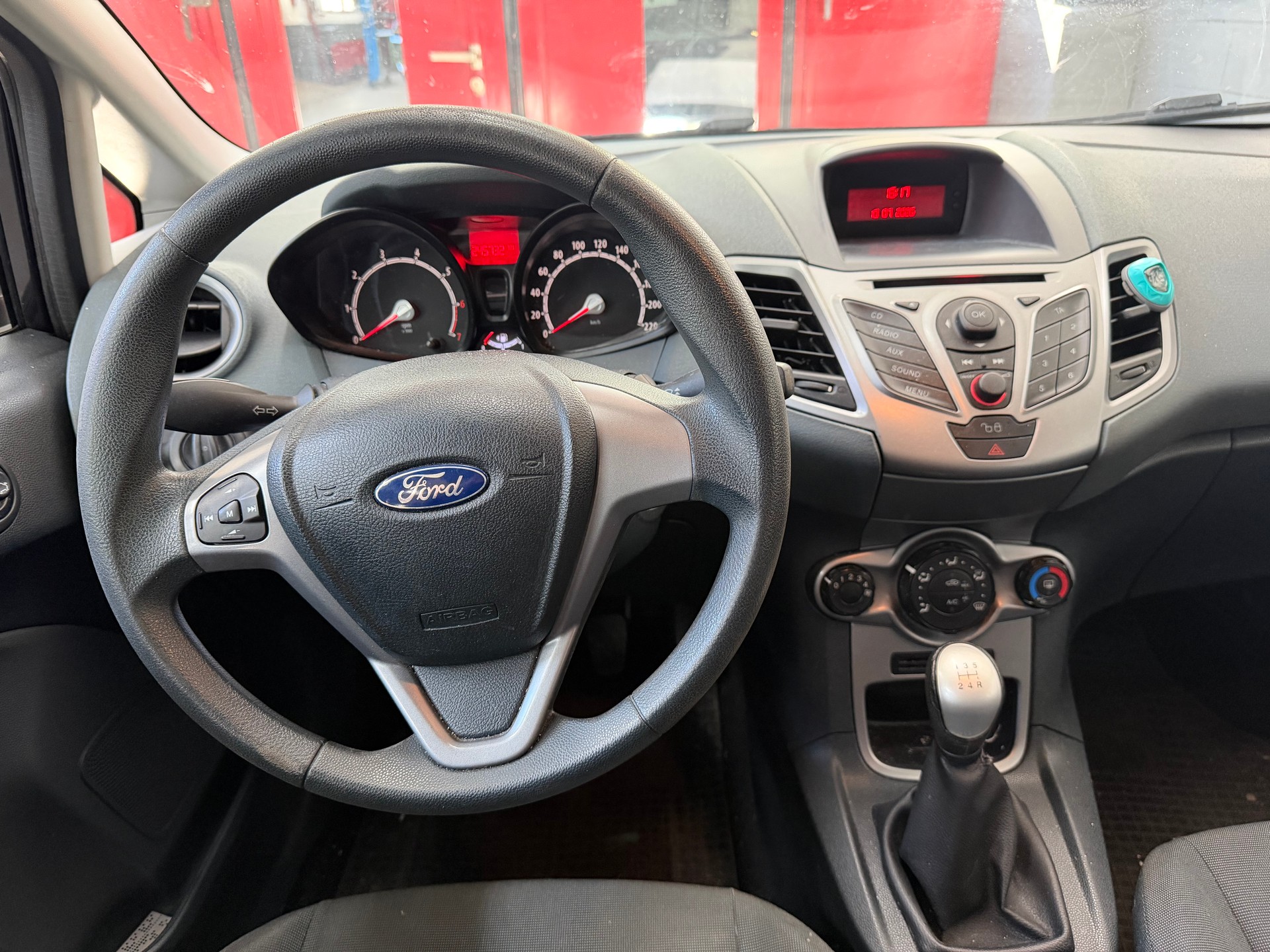 FORD Fiesta 1.25 16V Trend-image-7