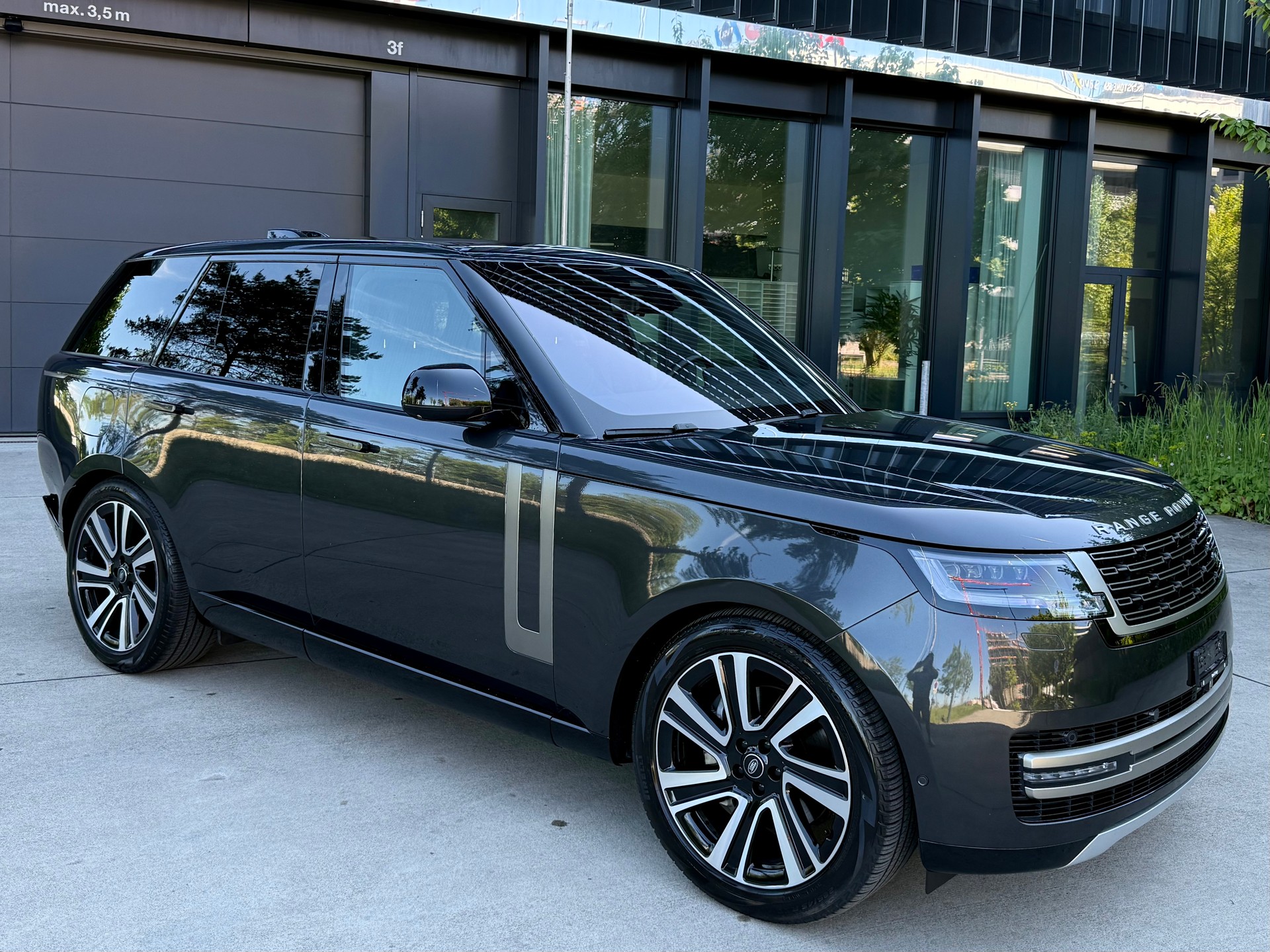 LAND ROVER Range Rover D300 3.0D I6 MHEV SE Automatic-image-3