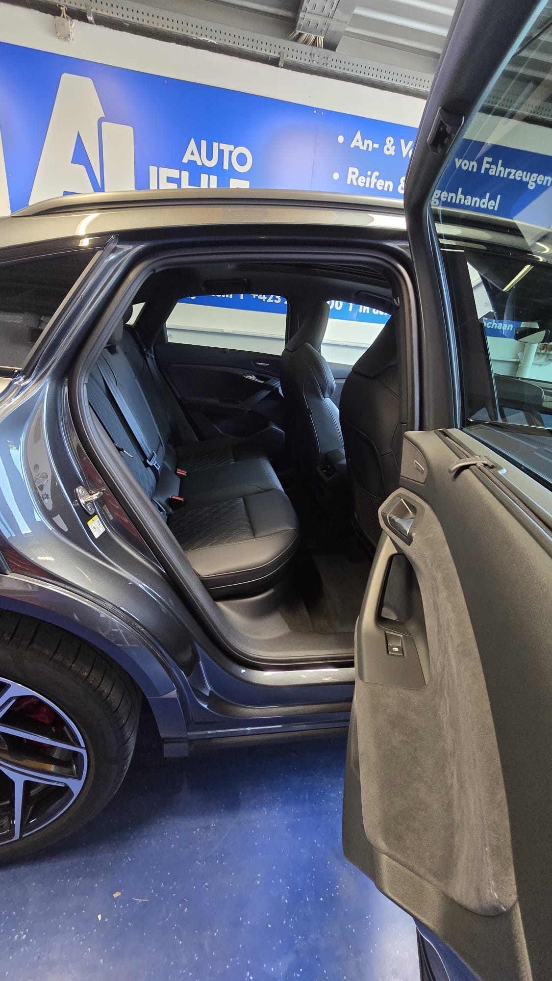 AUDI SQ6 Sportback e-tron quattro-image-13