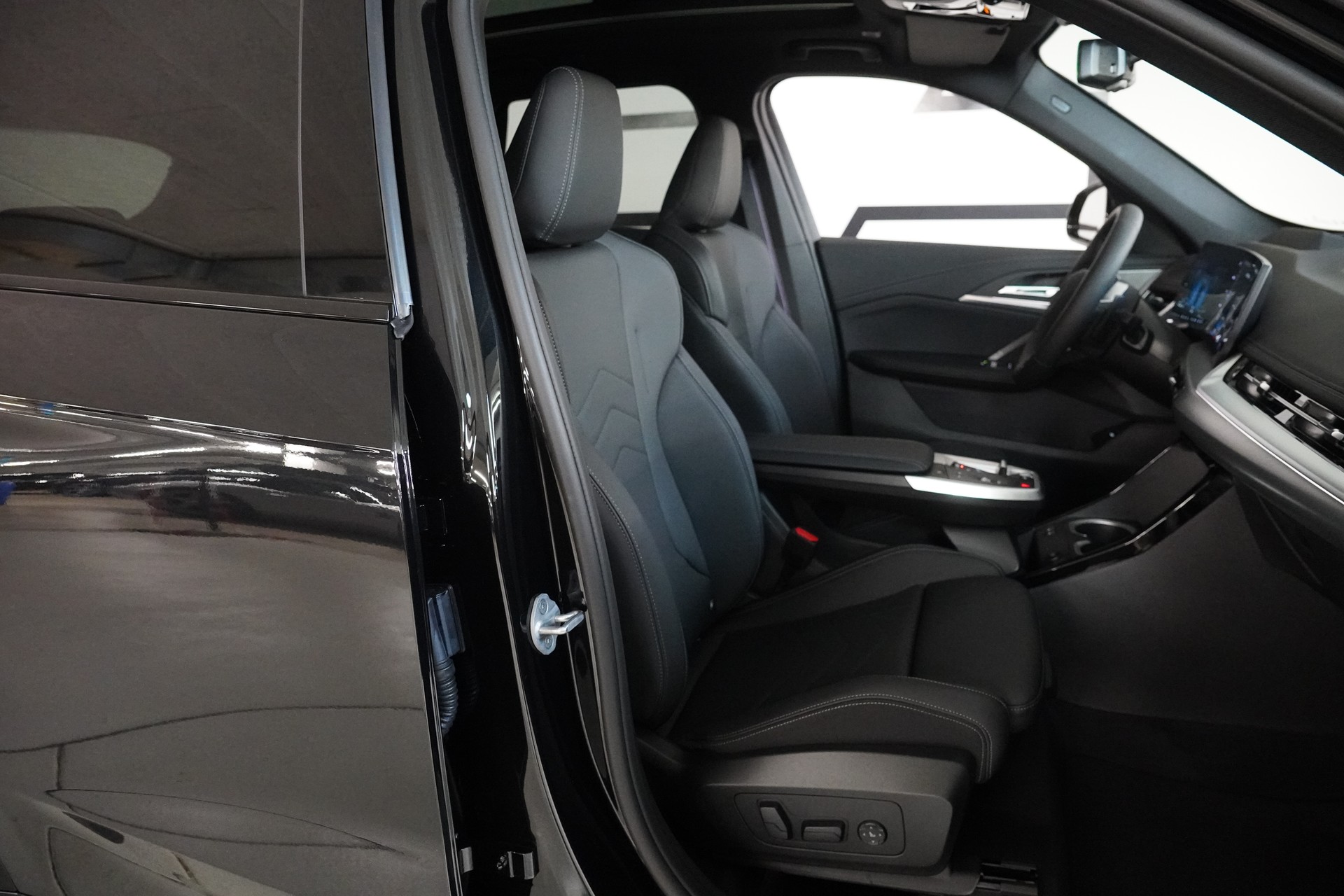 BMW X1 xDrive 23d 48V M Sport Pro-image-14