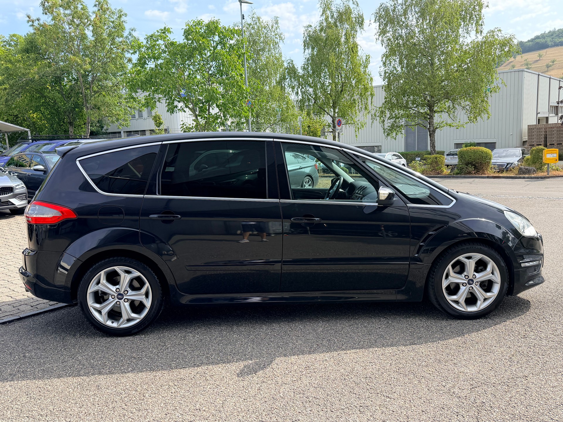 FORD S-Max 2.2 TDCi Titanium Automatic-image-1