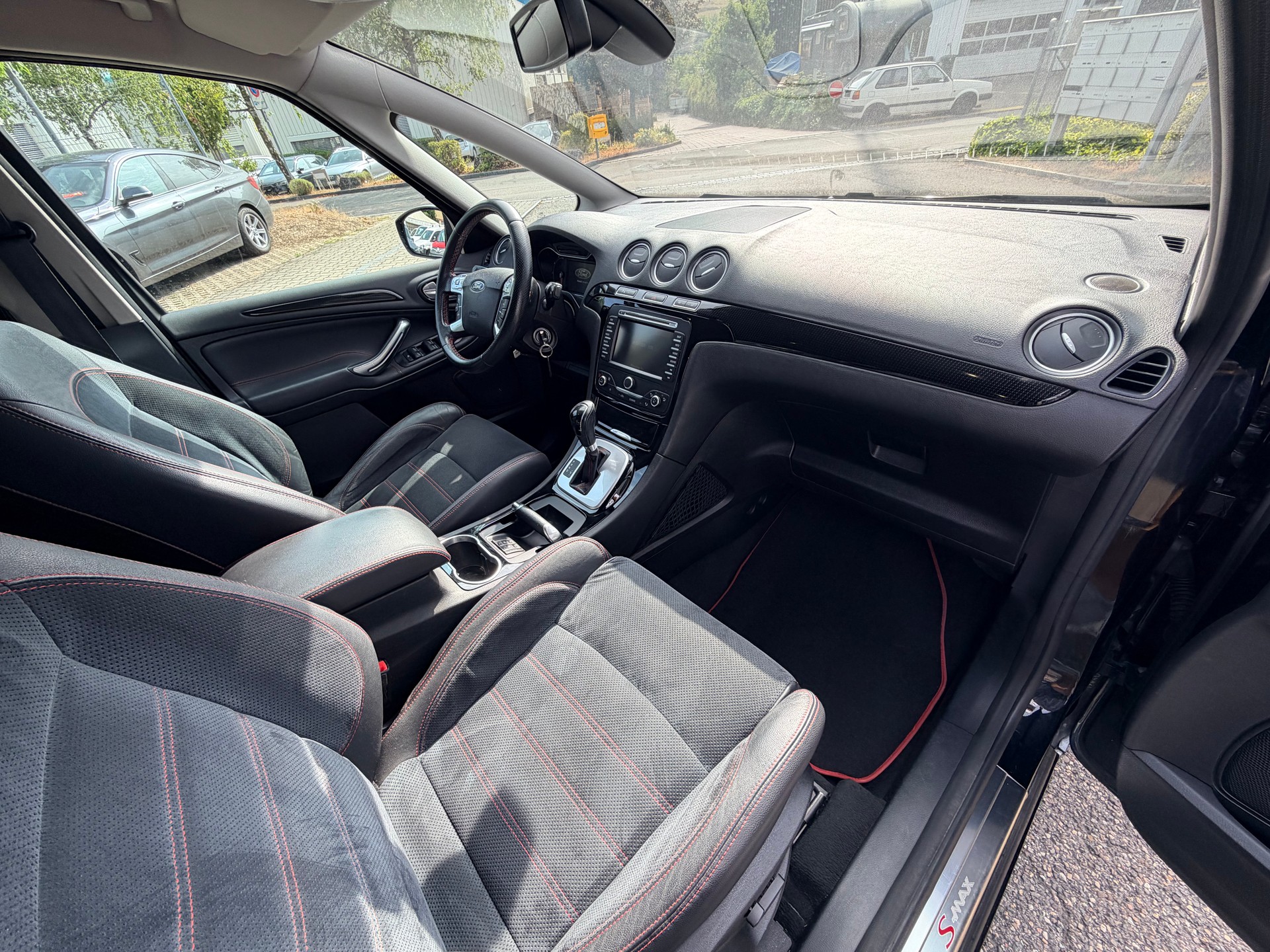 FORD S-Max 2.2 TDCi Titanium Automatic-image-9