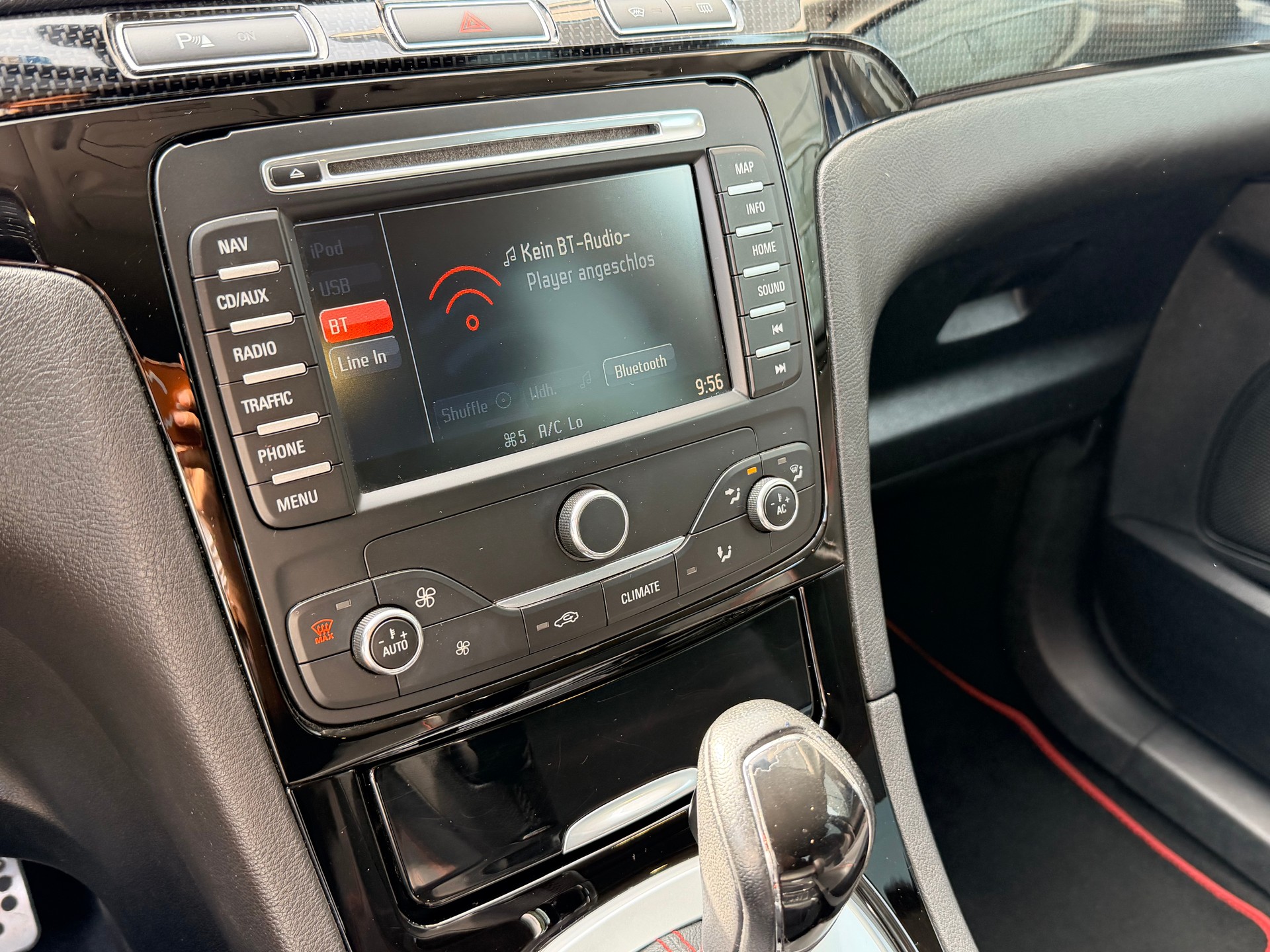 FORD S-Max 2.2 TDCi Titanium Automatic-image-12