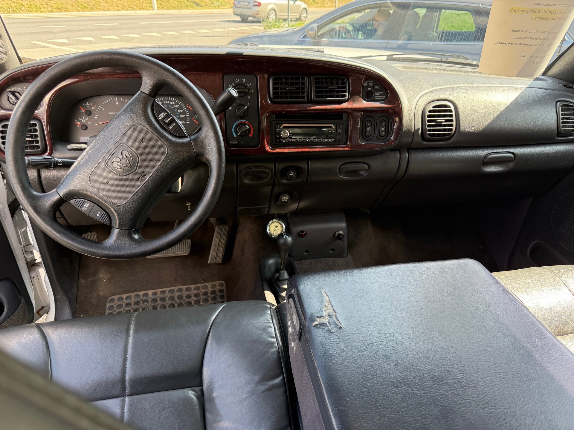 DODGE 2500 Cummins Diesel-image-11
