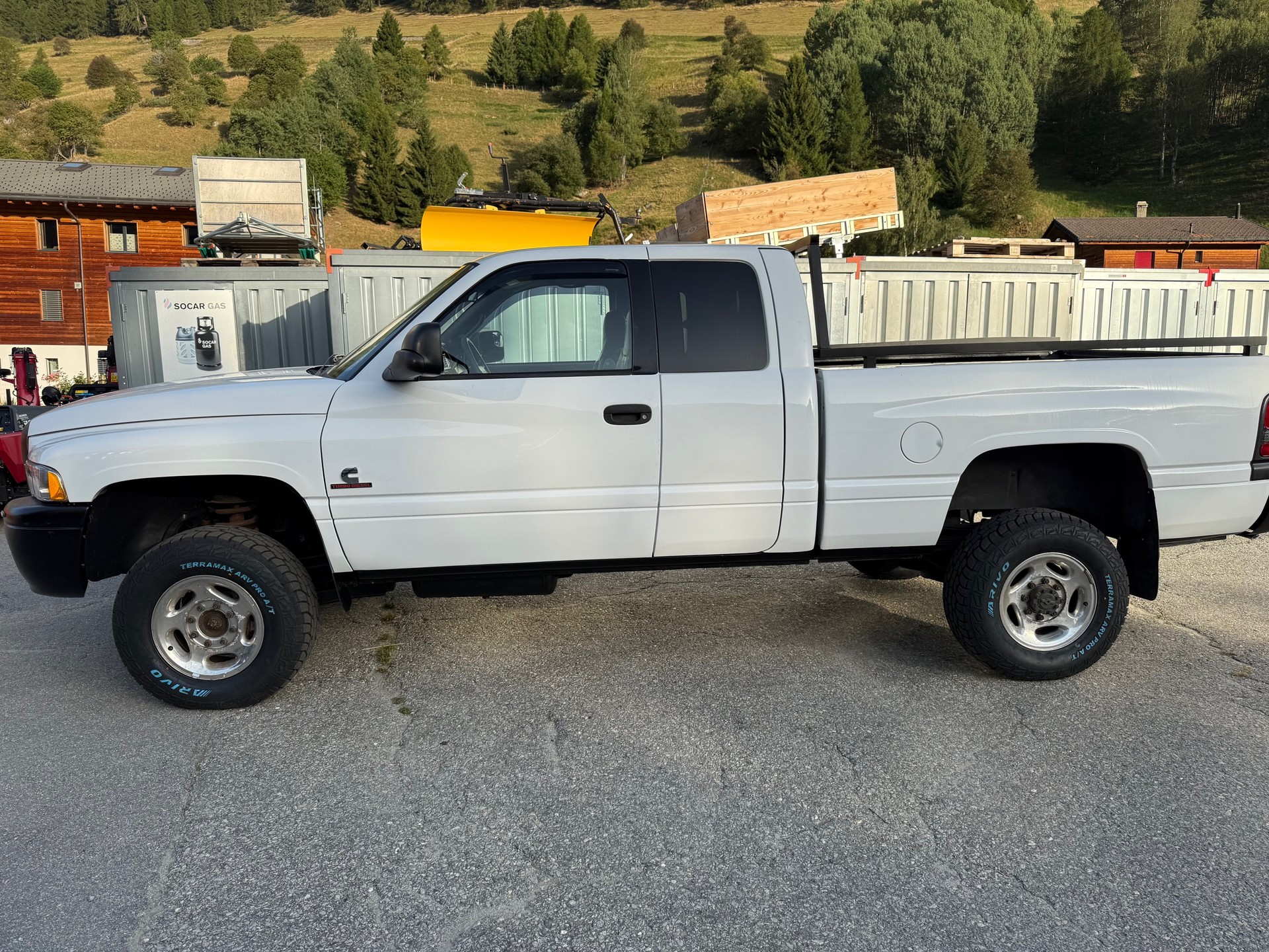 DODGE 2500 Cummins Diesel-image-1