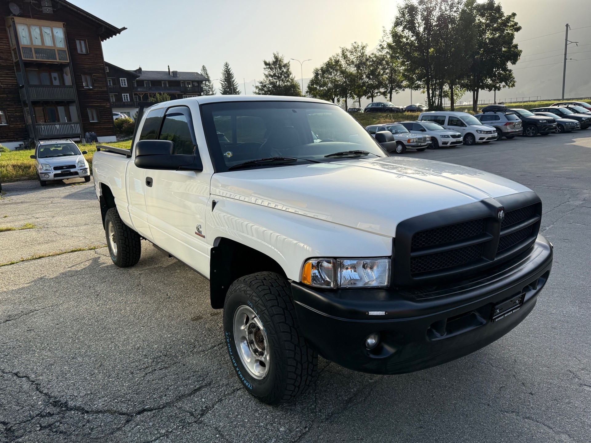 DODGE 2500 Cummins Diesel-image-4