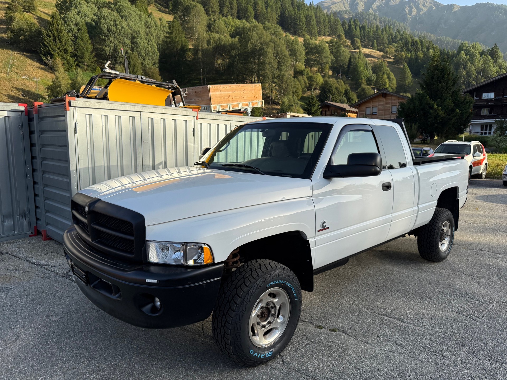 DODGE 2500 Cummins Diesel-image-0