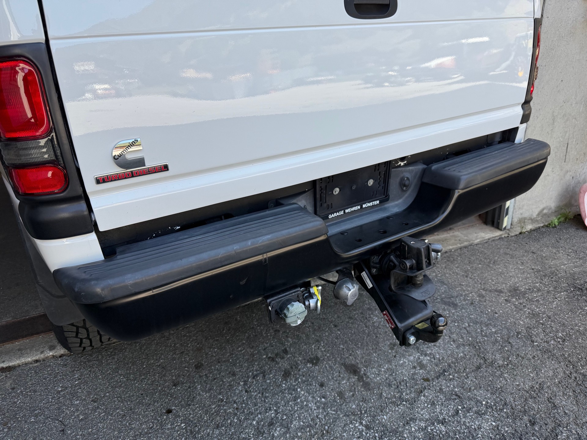 DODGE 2500 Cummins Diesel-image-12