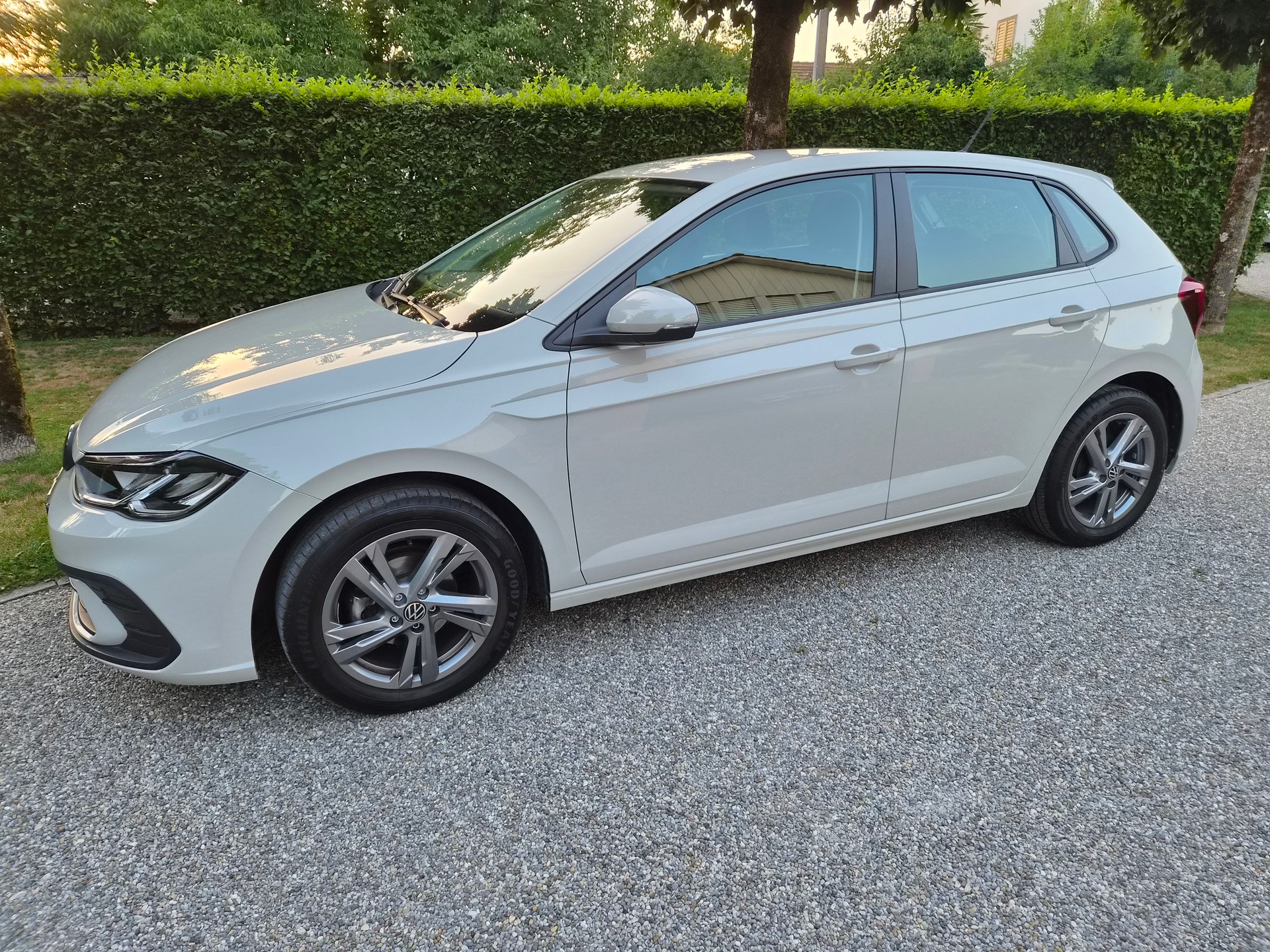 VW 1.0 TSI Basis 4 J. Garantie-image-0