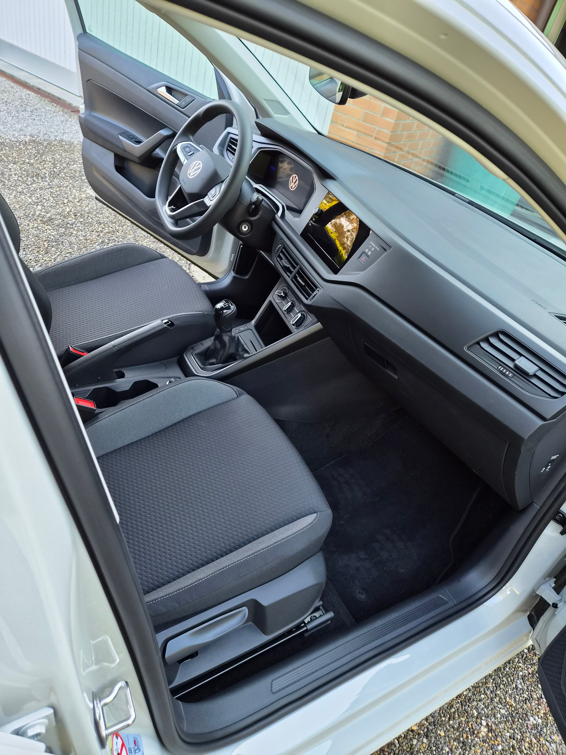 VW 1.0 TSI Basis 4 J. Garantie-image-8