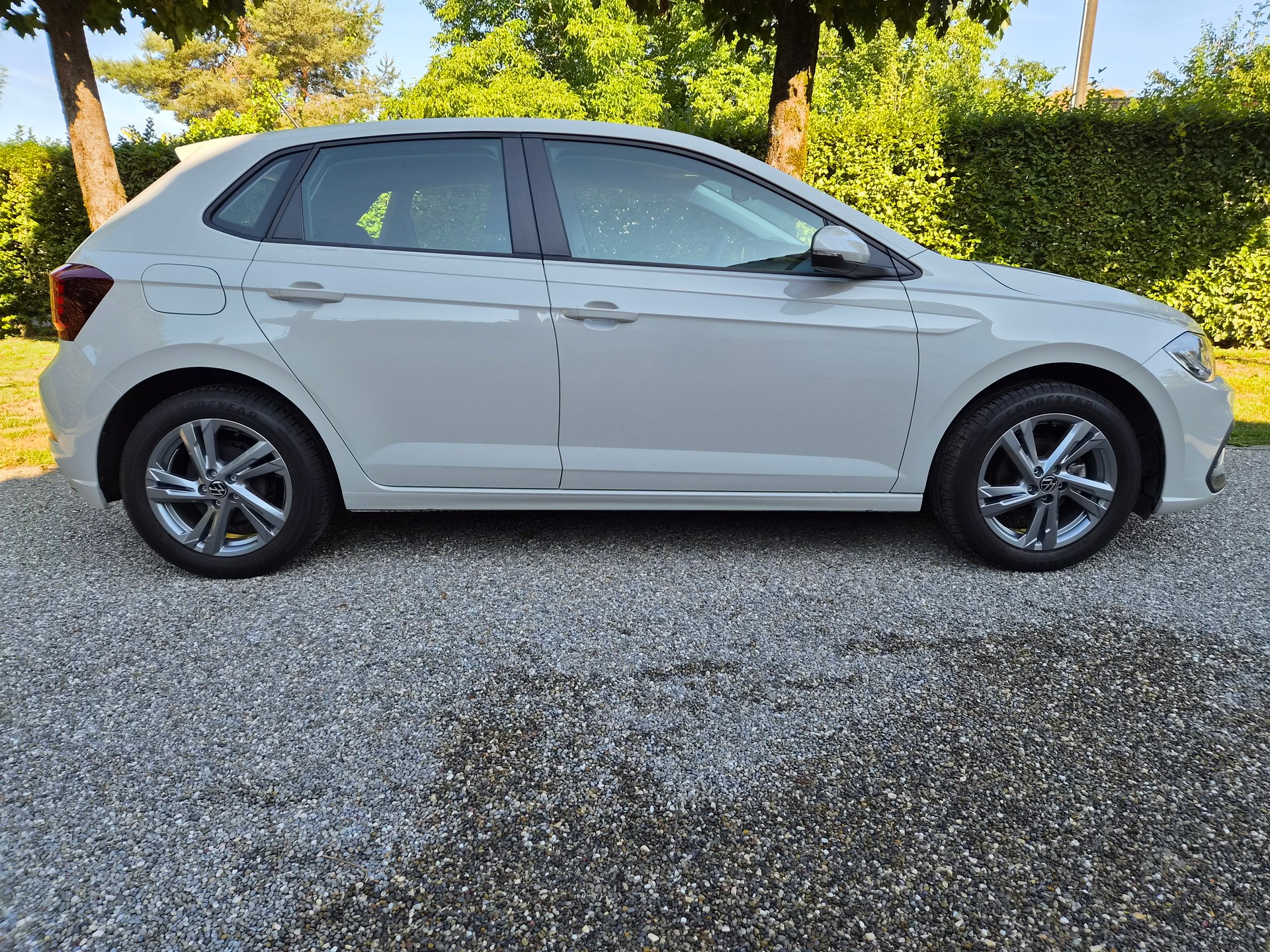 VW 1.0 TSI Basis 4 J. Garantie-image-0
