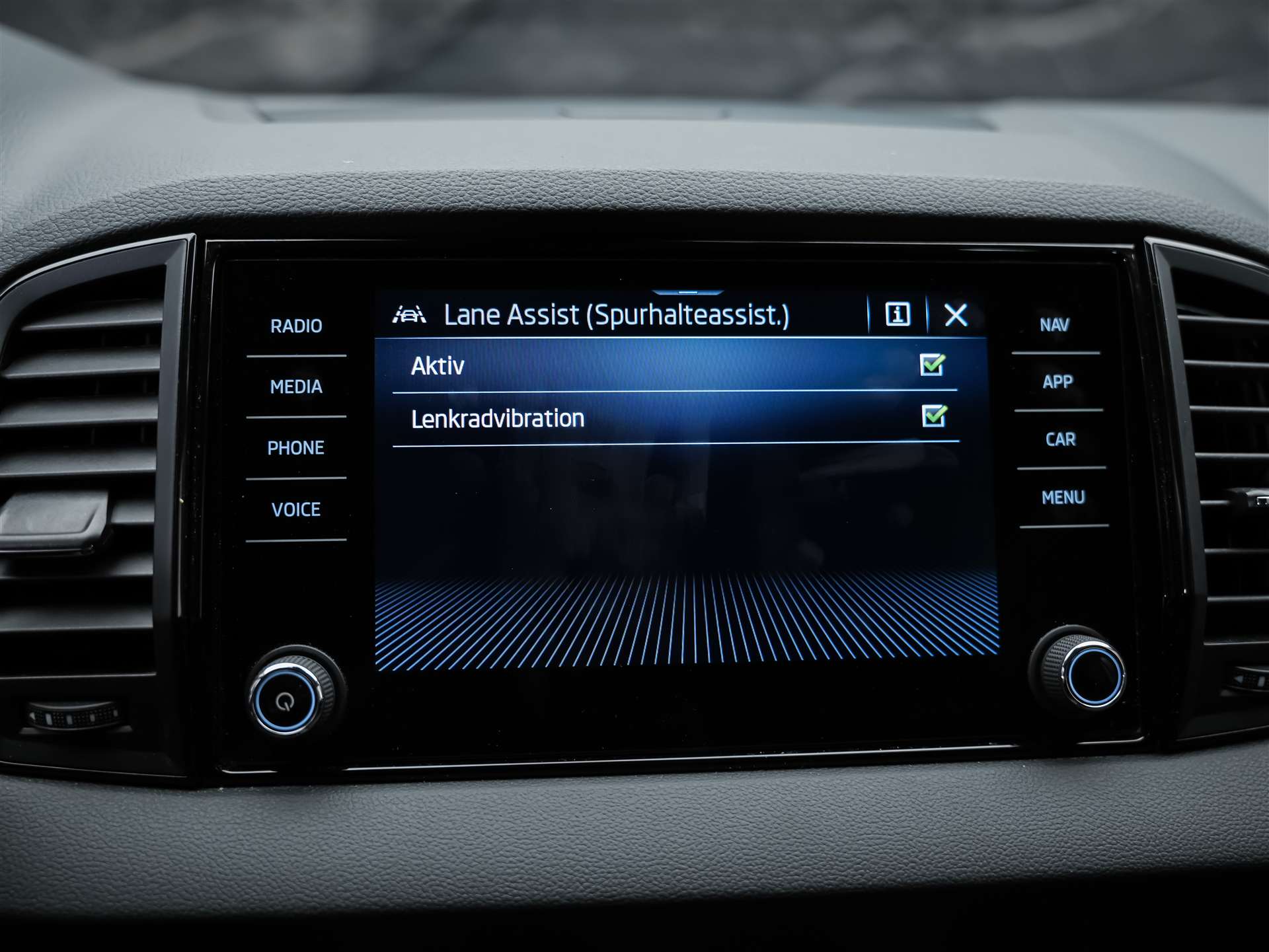 SKODA Karoq 1.5 TSI Selection DSG *Sitzheizung*Lenkradheizung*Rückfahrkamera*-image-33