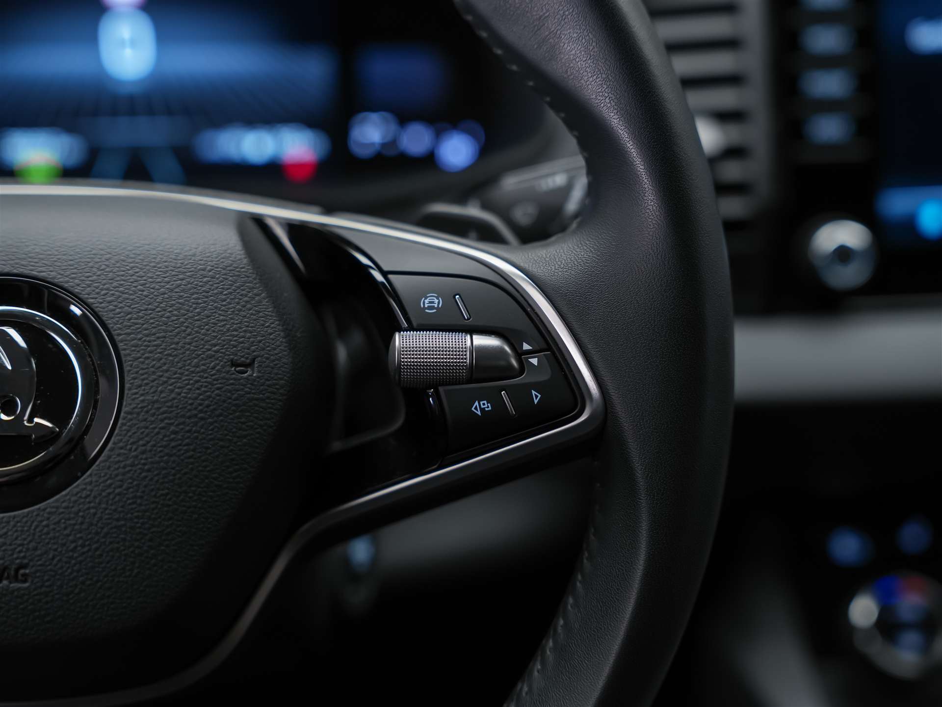 SKODA Karoq 1.5 TSI Selection DSG *Sitzheizung*Lenkradheizung*Rückfahrkamera*-image-26